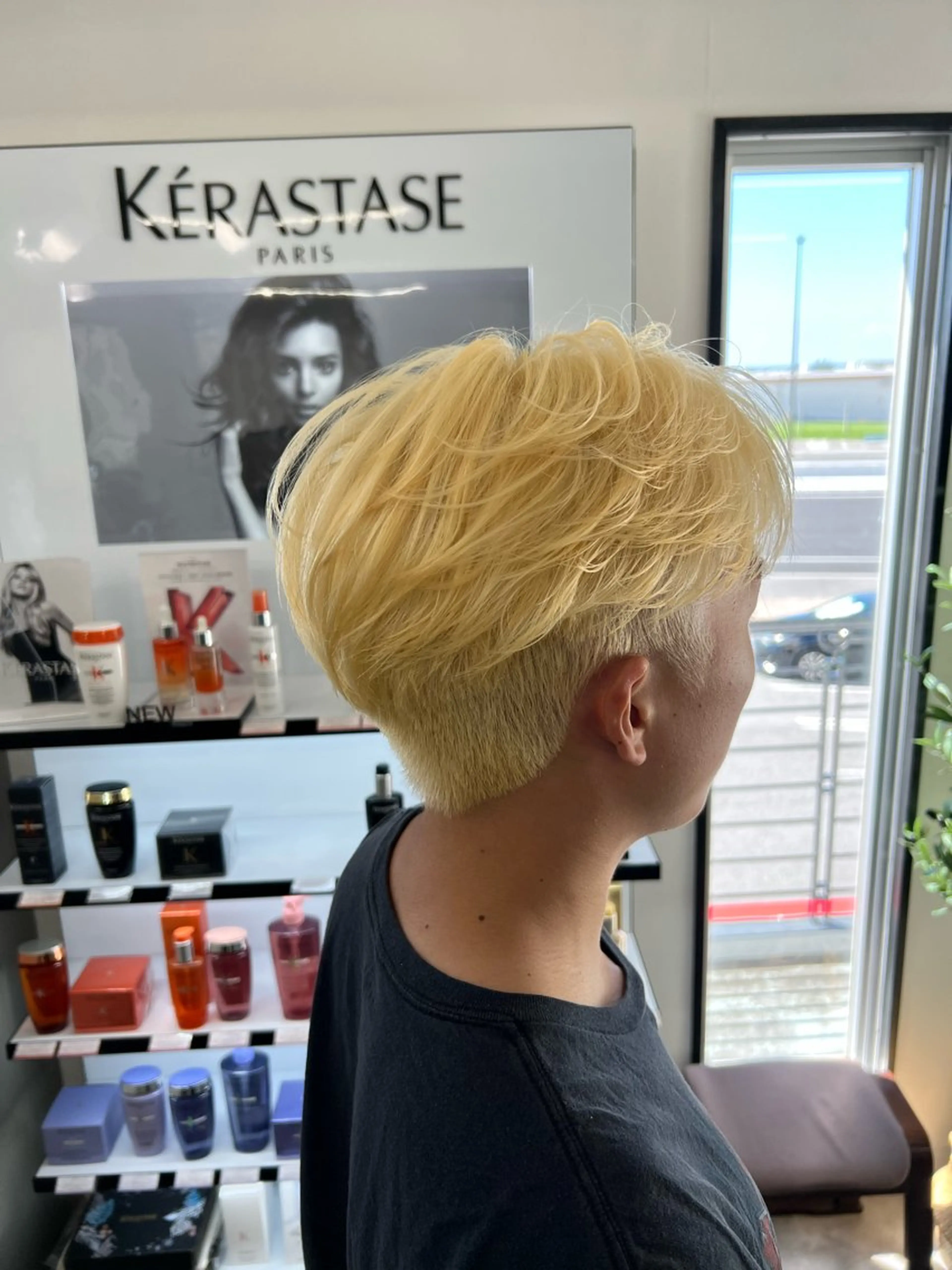 ショート カラー 抜きっぱなしブロンド ブロンド ホワイトブロンド C'LD Hair トモヤのヘアスタイル