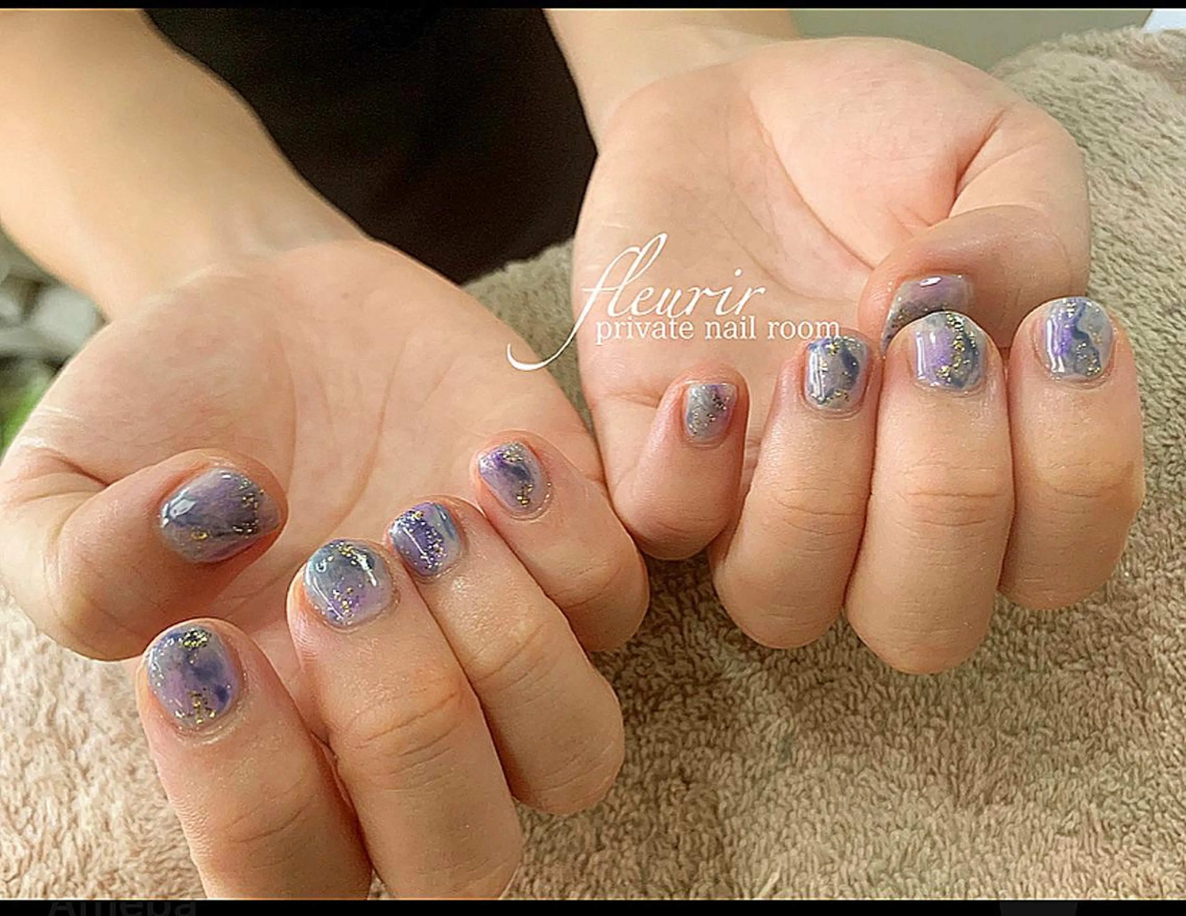 ネイル ゴールド ラメ(グリッター) ネイビー ニュアンスネイル フルリール 【プライベートサロンのネイルデザイン