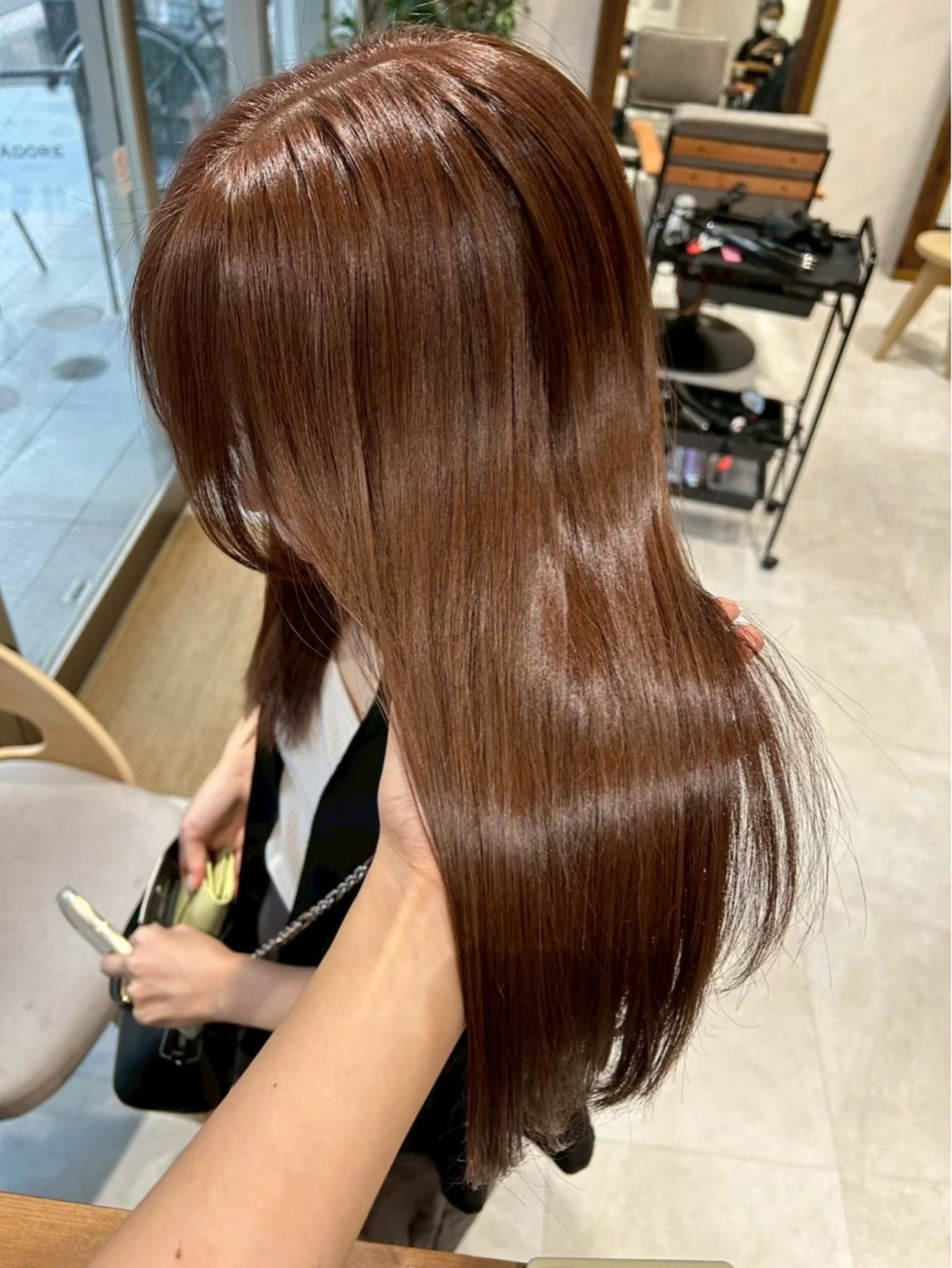 ロング カラー 赤みゼロ 🤎柔ベージュのヘアスタイル