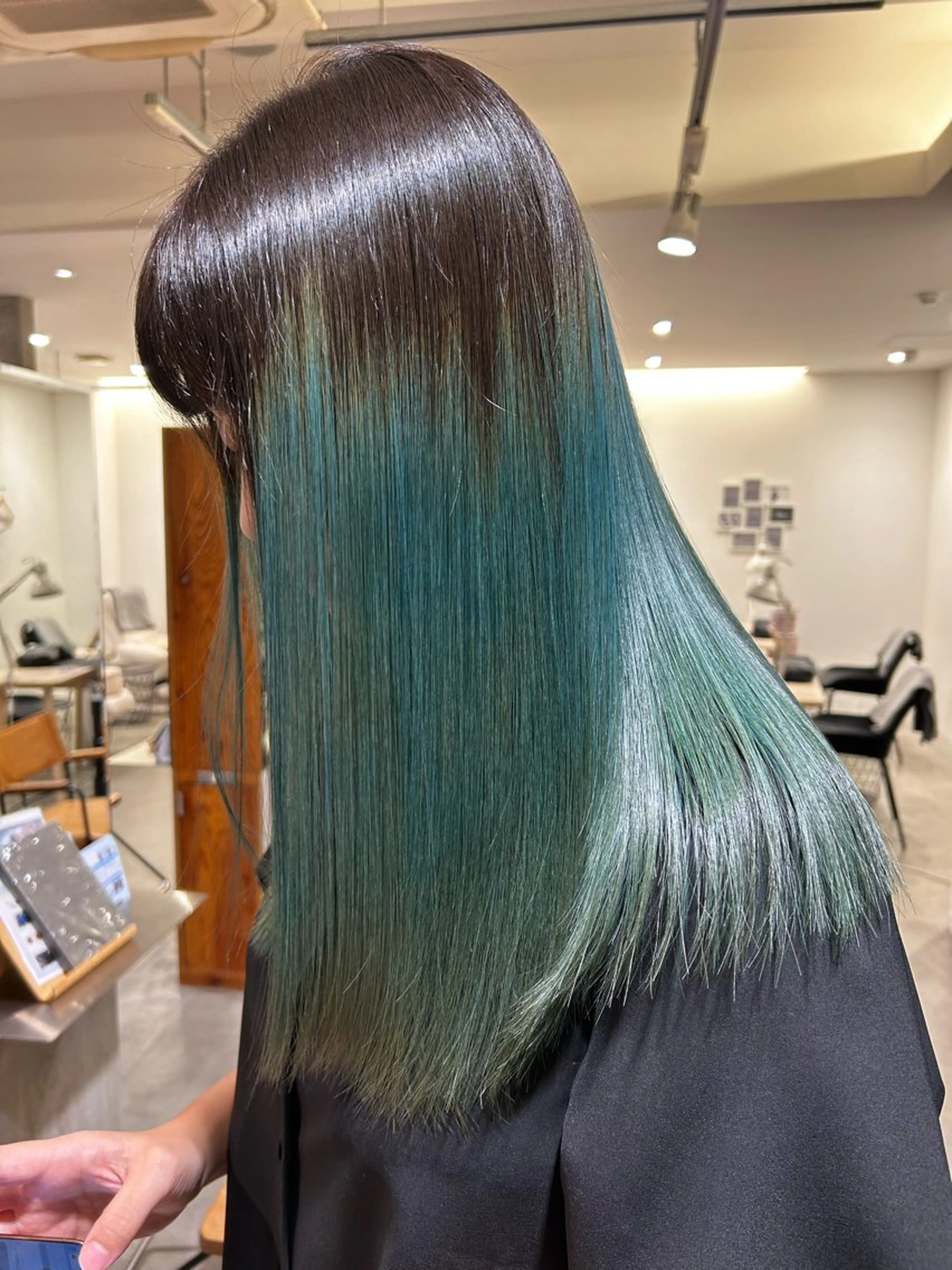 カラー tote. 成瀬晃のヘアスタイル