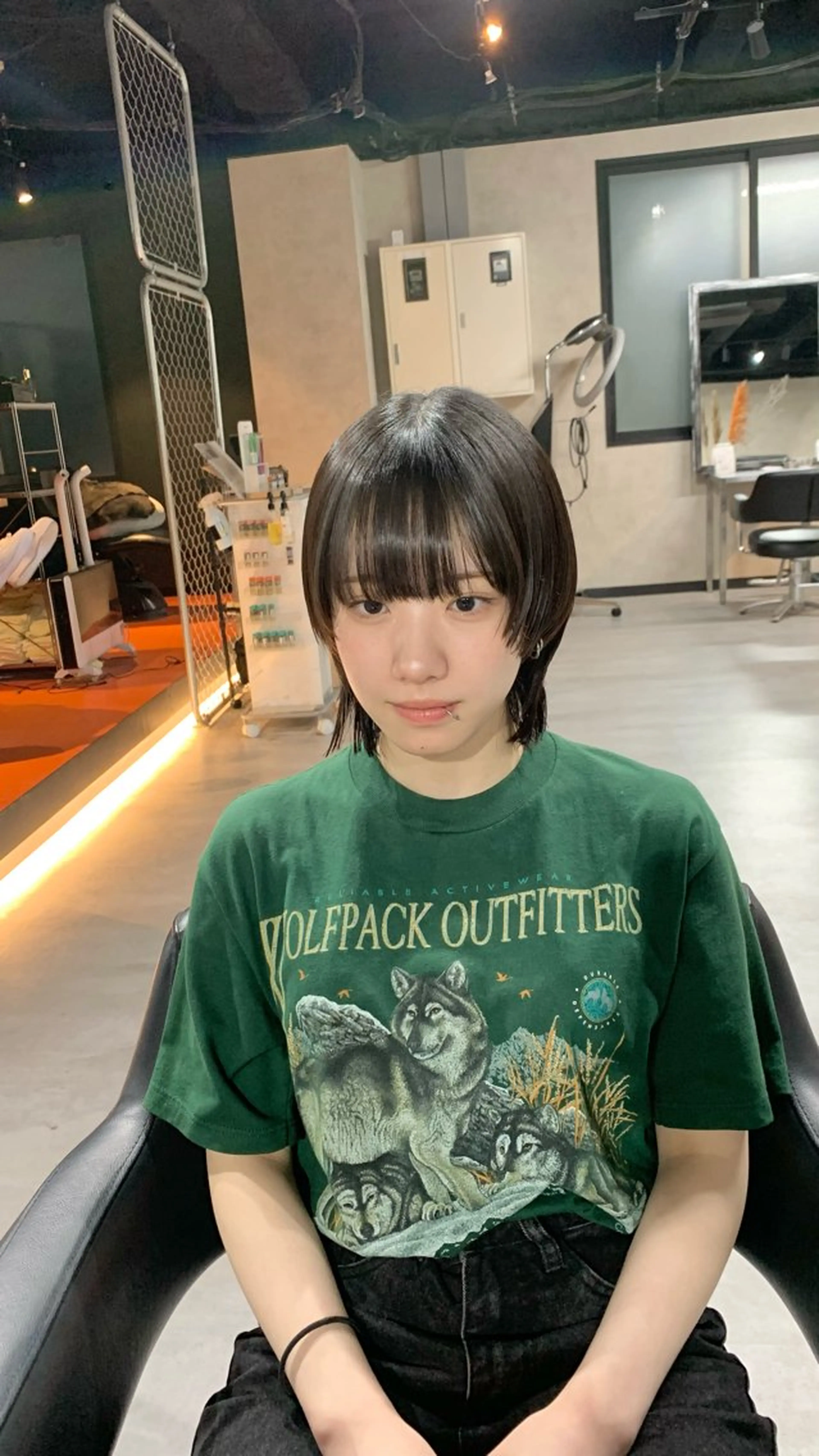 ミディアム 外ハネヘア ウルフカット カット B E C H I C O〔べち子〕のヘアスタイル