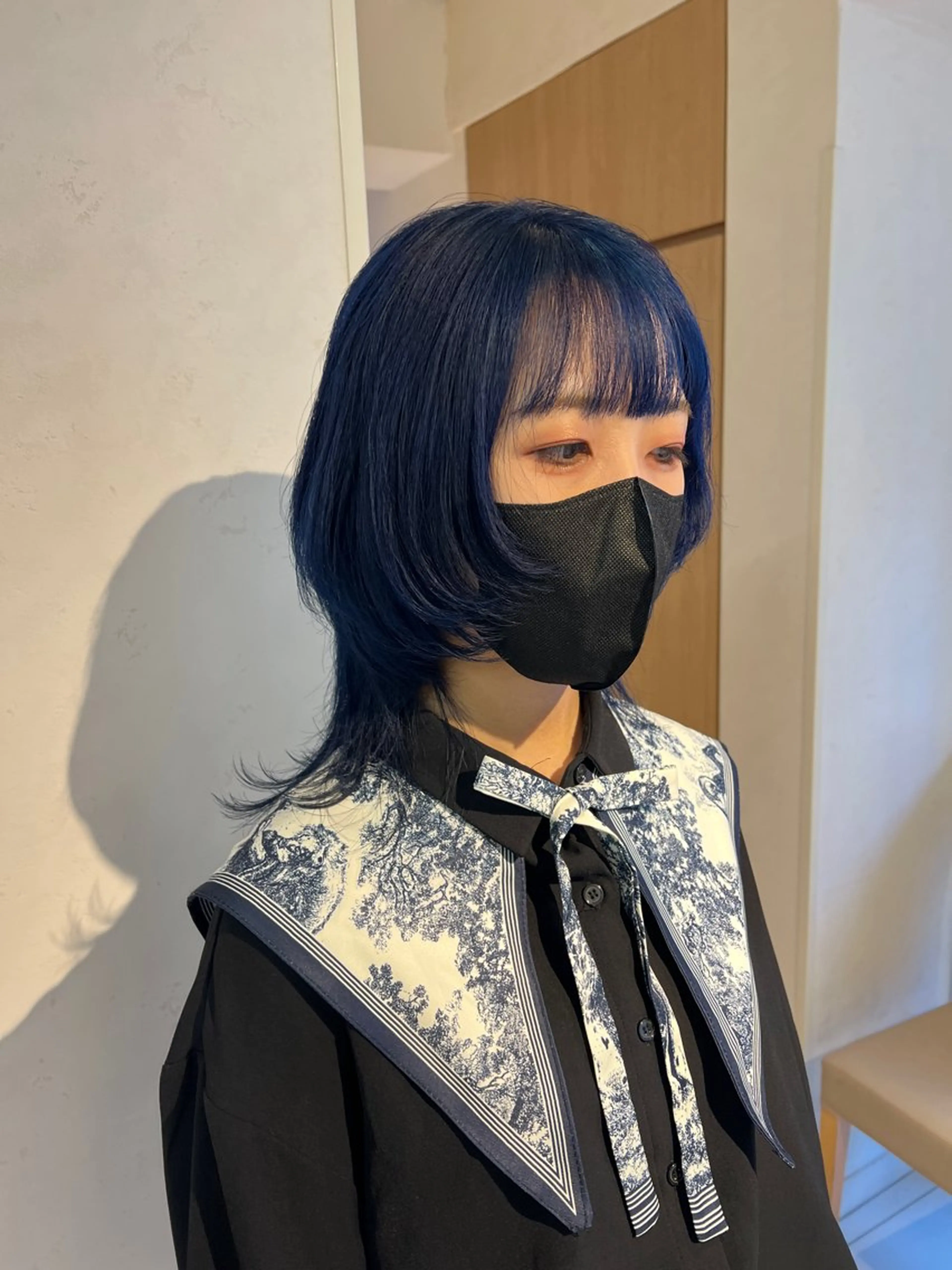 ショート カラー ブリーチ ネイビーカラー トリートメント カット ヘアカラー トリートメント 透明感カラー/ ダブルカラー /ソラのヘアスタイル