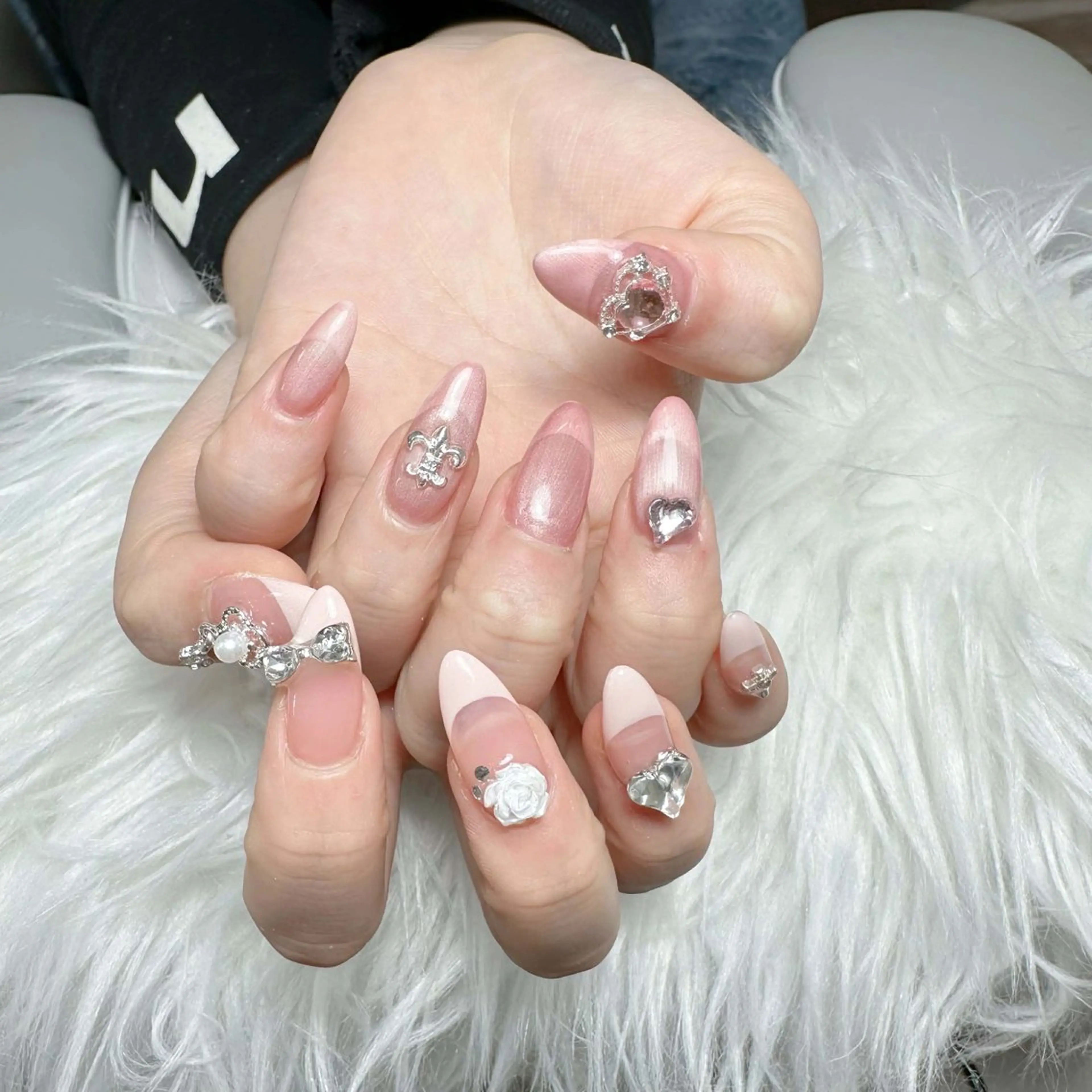ネイル ハンドネイル T.Lee Nail Lilyのネイルデザイン