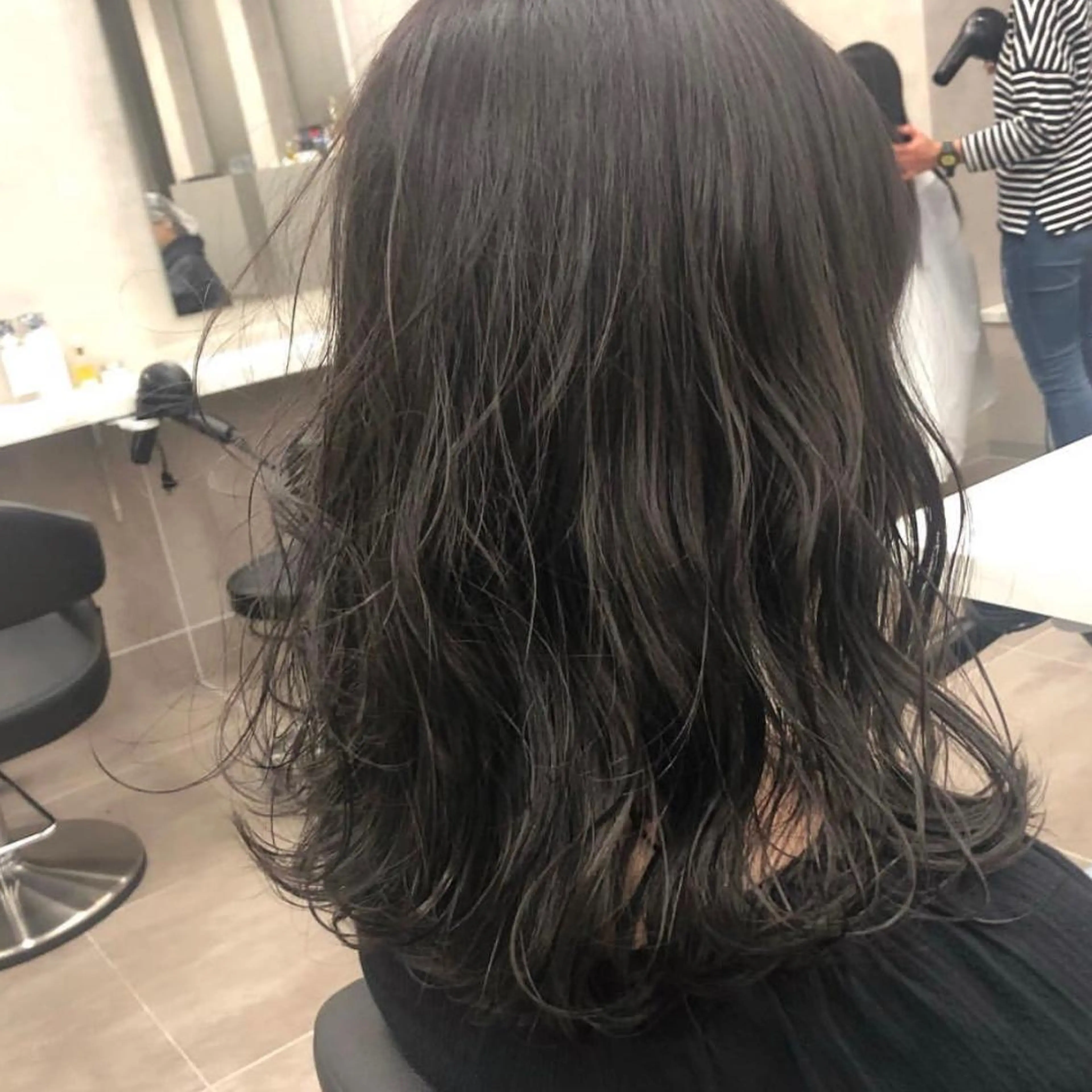 ミディアム カラー ヘアアレンジ ダークグレー 美髪矯正/透明感カラ ー🫧YUUKI🫧のヘアスタイル