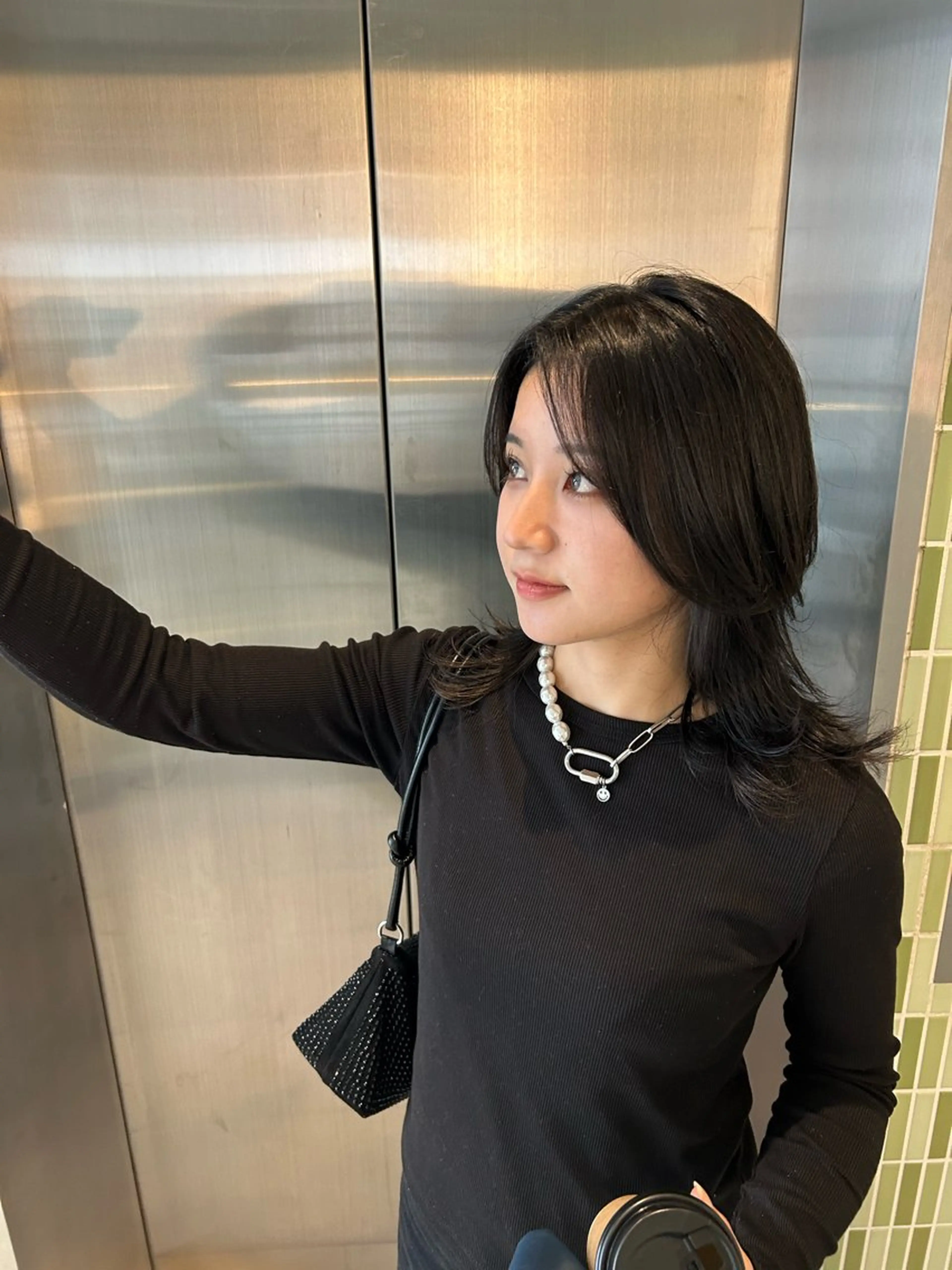 ミディアム .AIRI🌼 暖色/ぱつっとぼぶのヘアスタイル