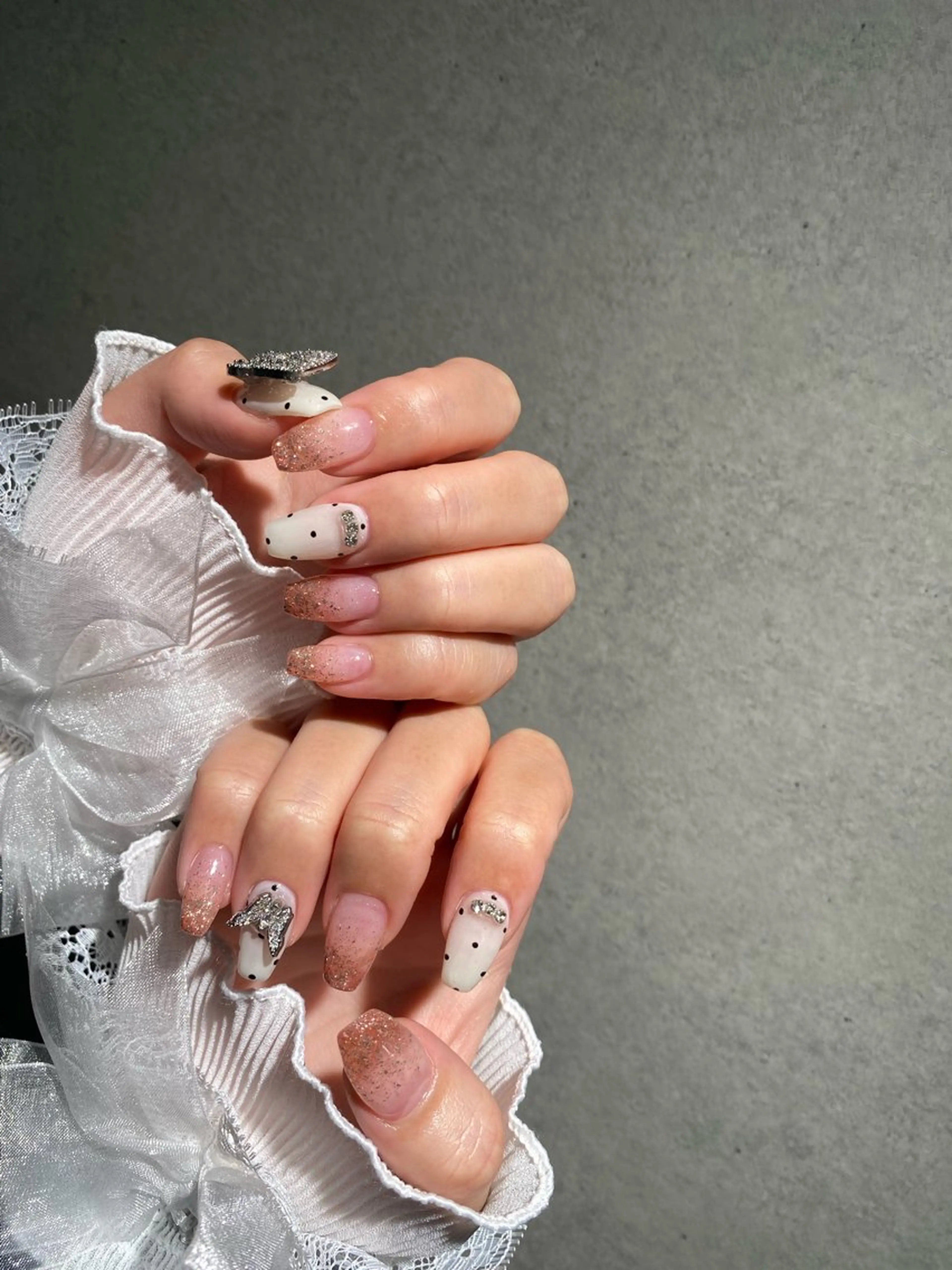 ネイル I-nailロング /ワンホン/キラキラのネイルデザイン