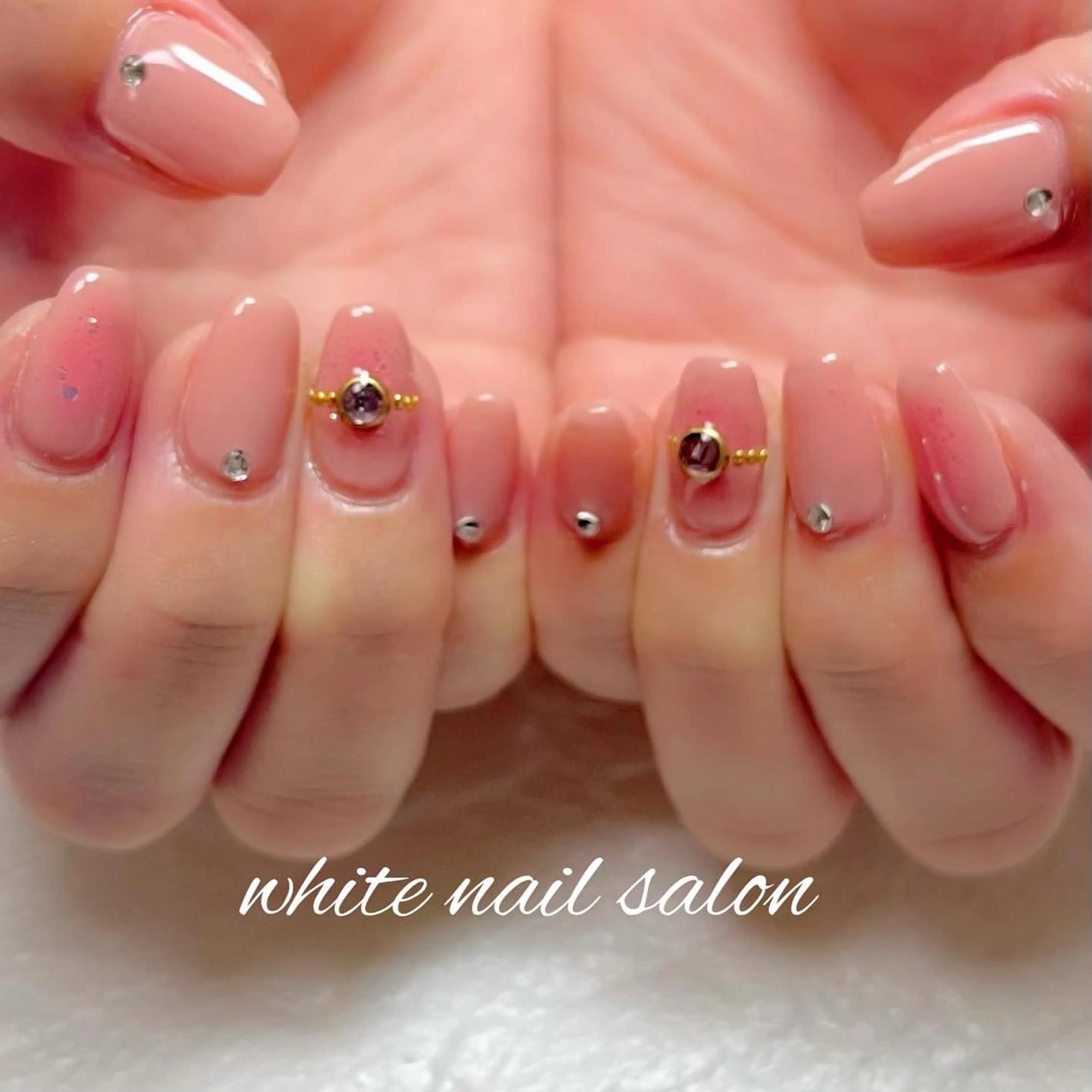 ネイル フットネイル ジェルネイル ハードジェル ラメ(グリッター) 持ち込み ハンドネイル white nail salonのネイルデザイン