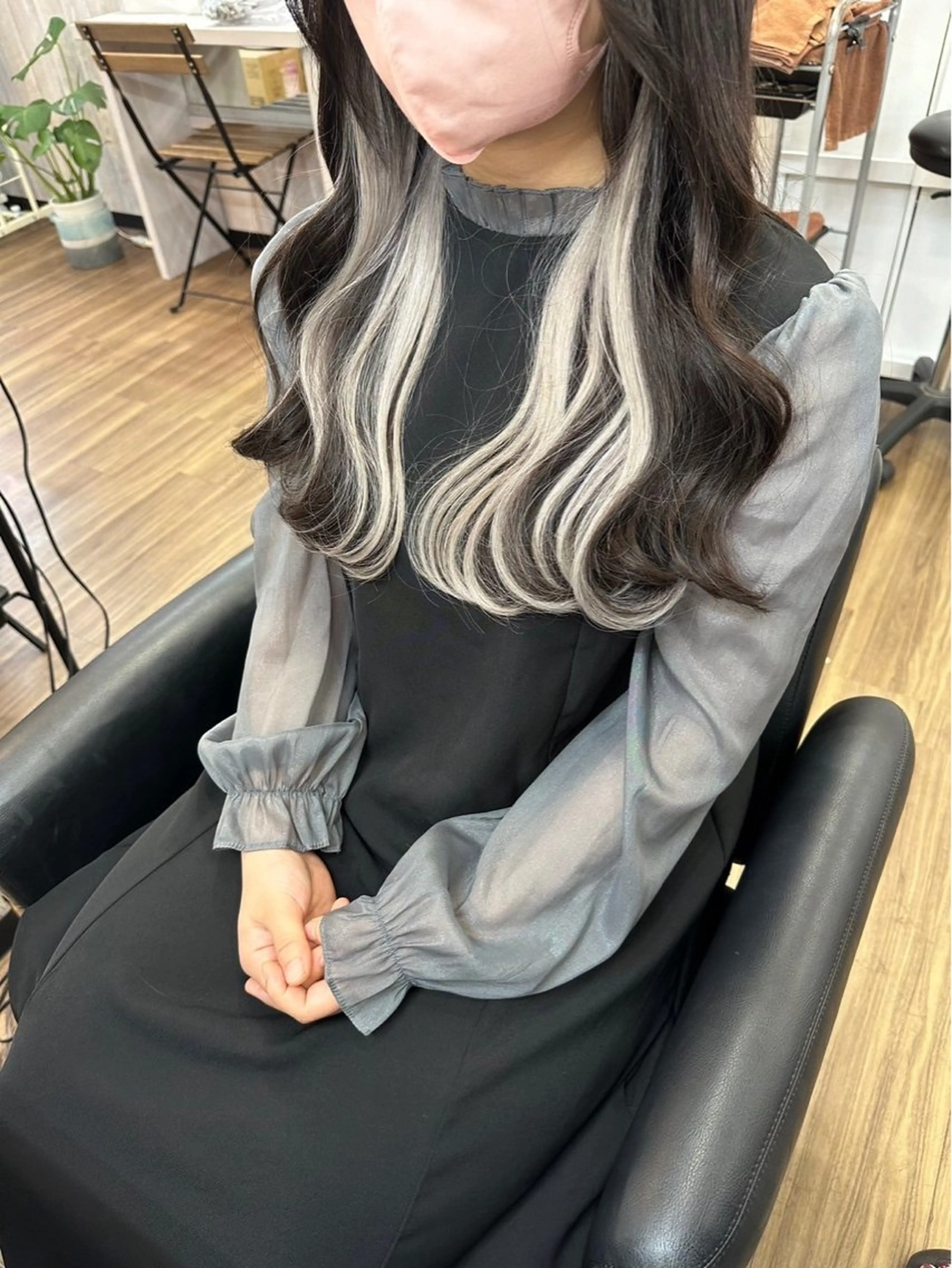 セミロング カラー インナーカラー エクステ エクステ Nexus所属・艶髪ハイトーン特化 / moe 🦋のヘアスタイル