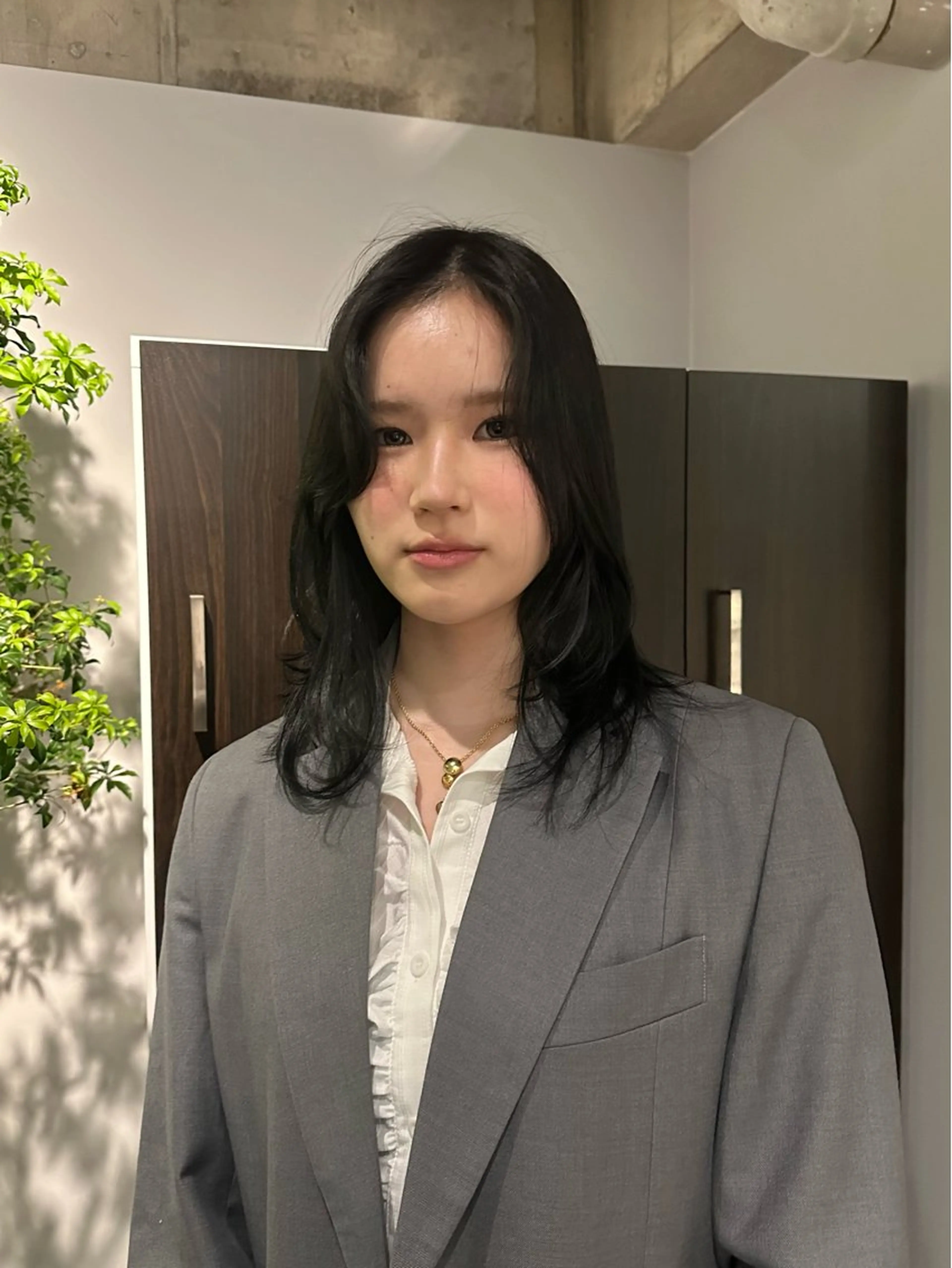 ミディアム カラー 西 美羽のヘアスタイル