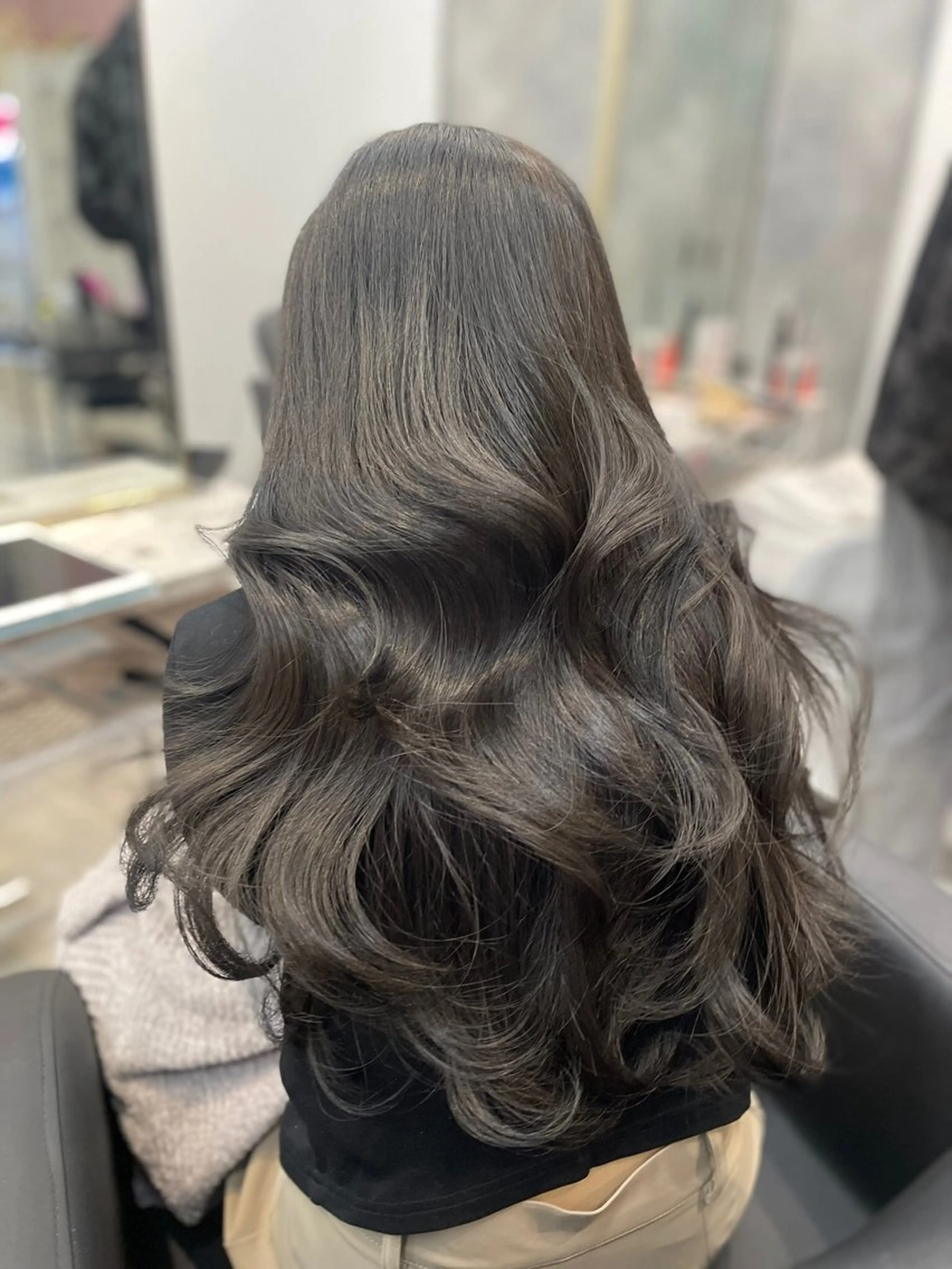 ロング レイヤーカット ムラ修正ブリーチ 山田眞之介のヘアスタイル