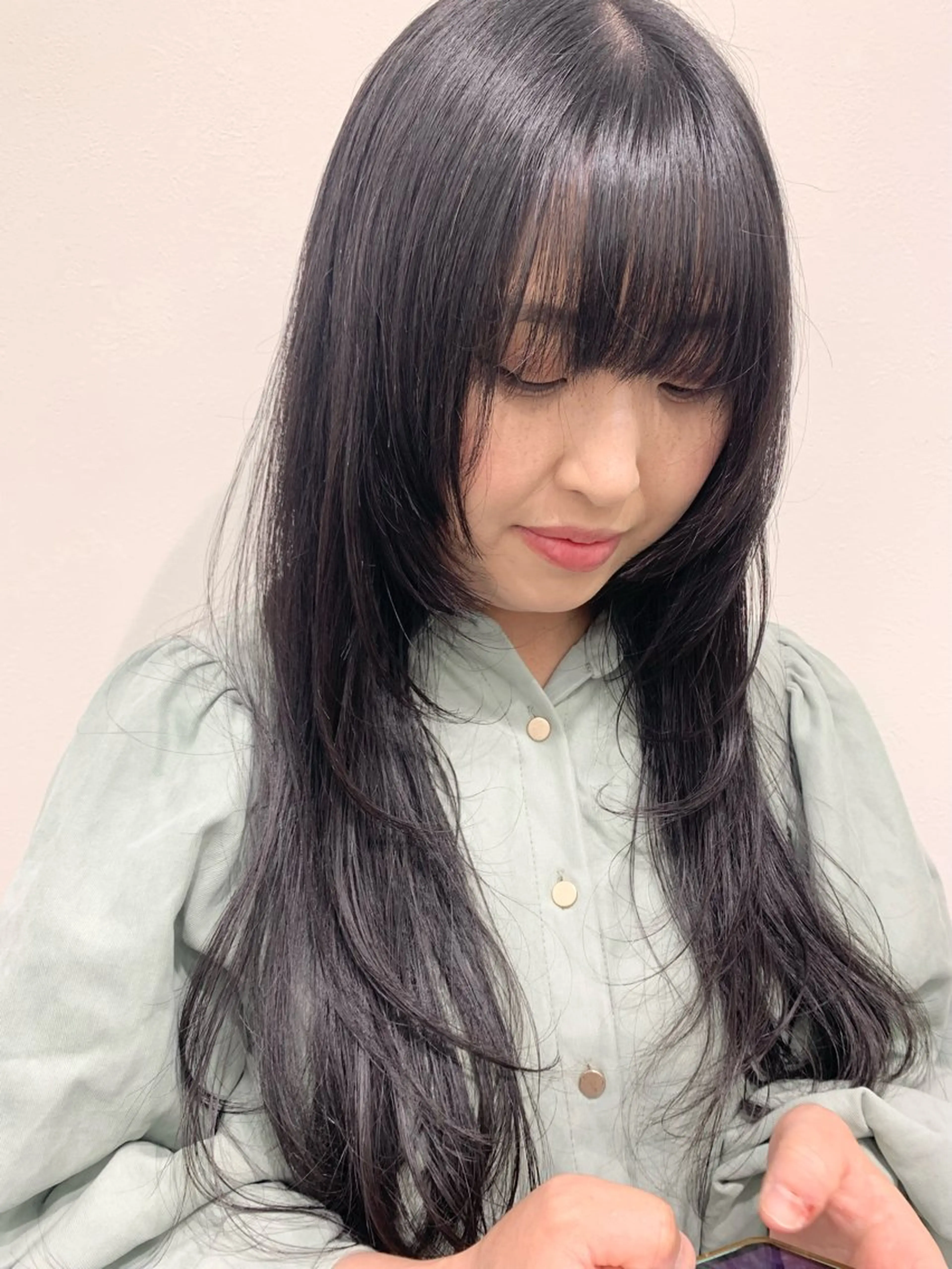 ロング 顔まわりレイヤー 顔周りカット レイヤーカット ロング Rina🪄 韓国風レイヤーcutのヘアスタイル