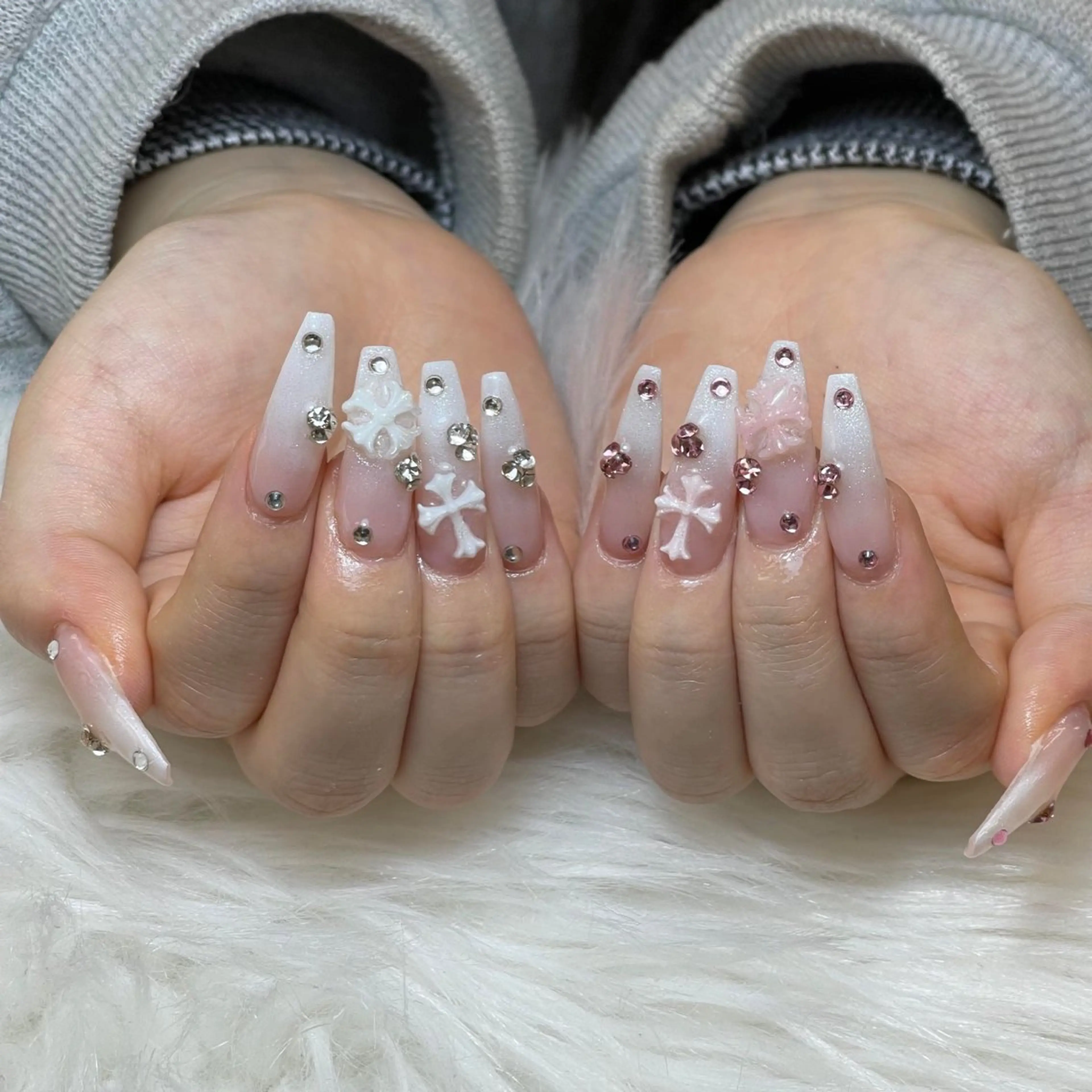 ネイル アートネイル オーロラネイル チークネイル 長さ出し フットネイル Chan nailsのネイルデザイン