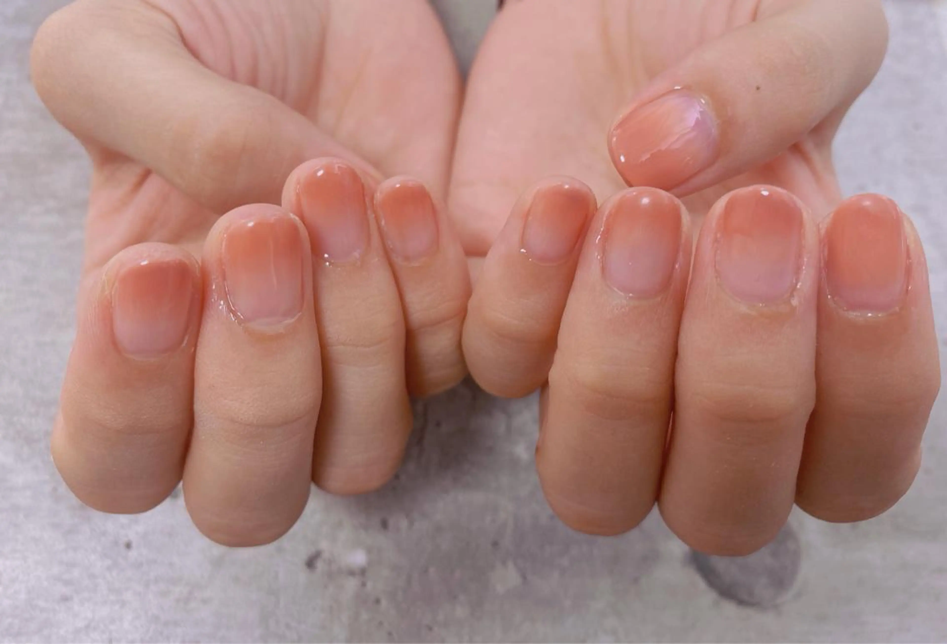 ネイル グラデーション mogunail &blowのネイルデザイン