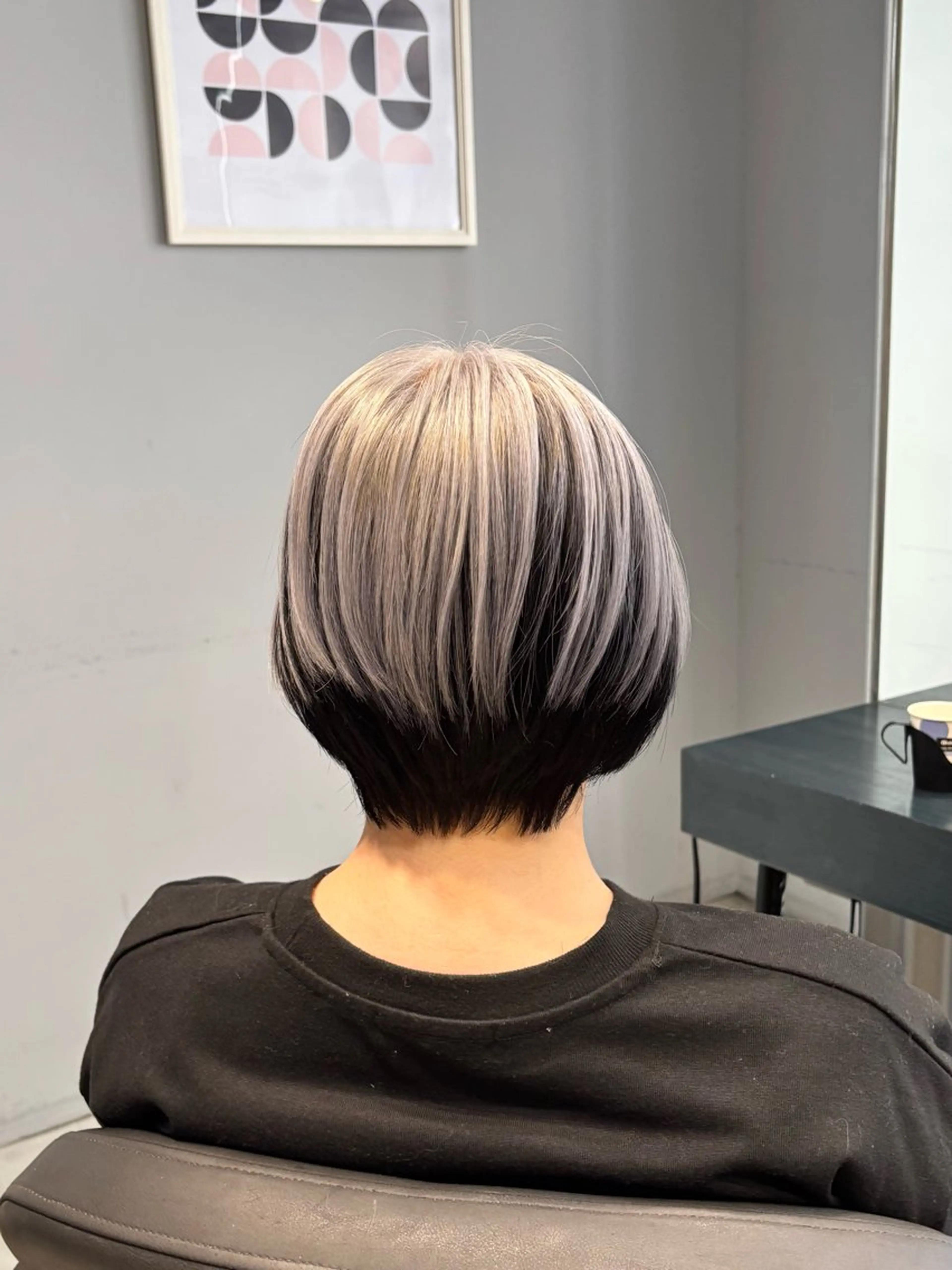 ショート カラー カット ヘアカラー 💎ハイトーン/艶 カラー モエカ💎のヘアスタイル