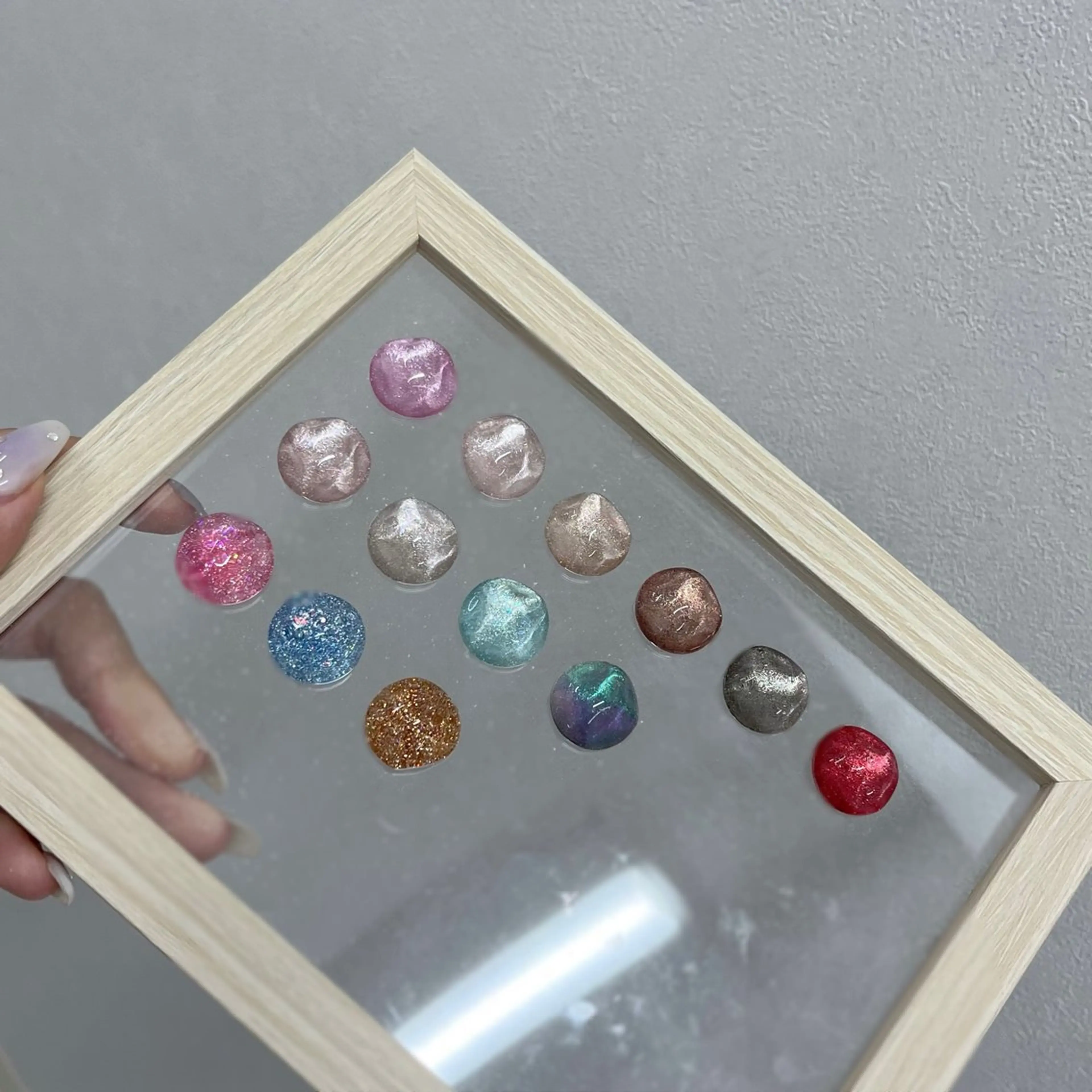 ネイル マグネットネイル Bianca🩶 SHIONOのネイルデザイン