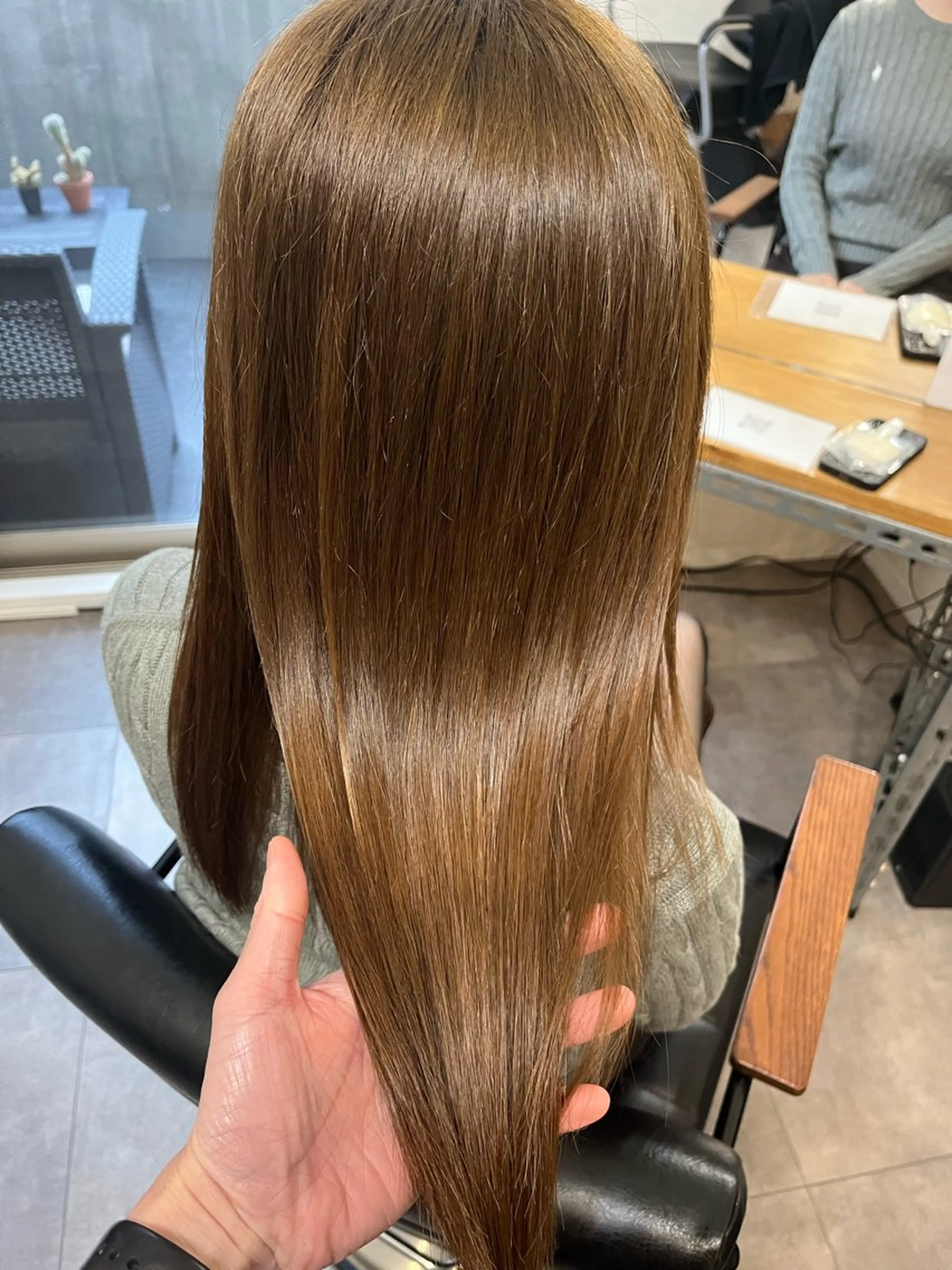 セミロング トリートメント OFF YUYAのヘアスタイル