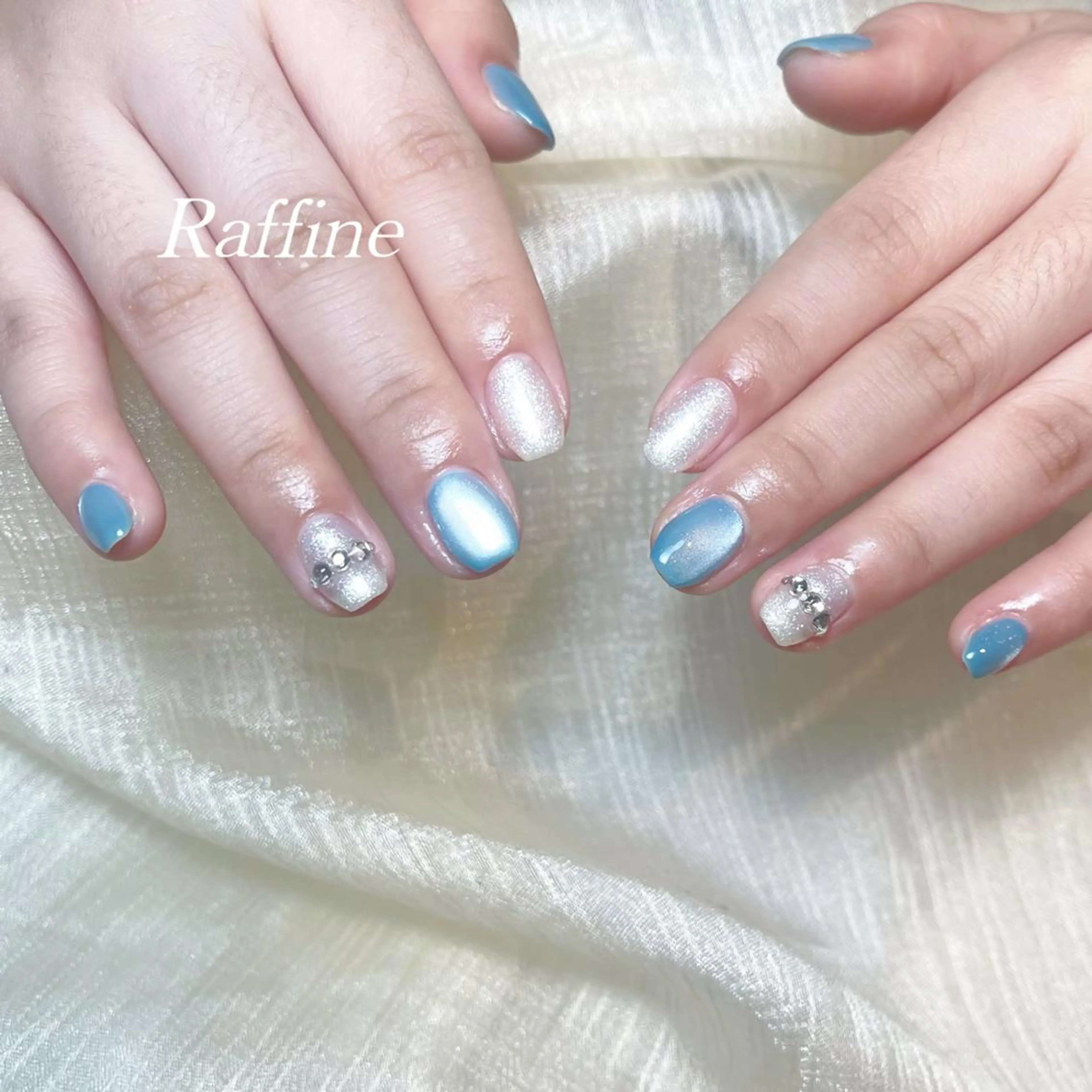 ネイル RAFFINE haru🦋🩵のネイルデザイン