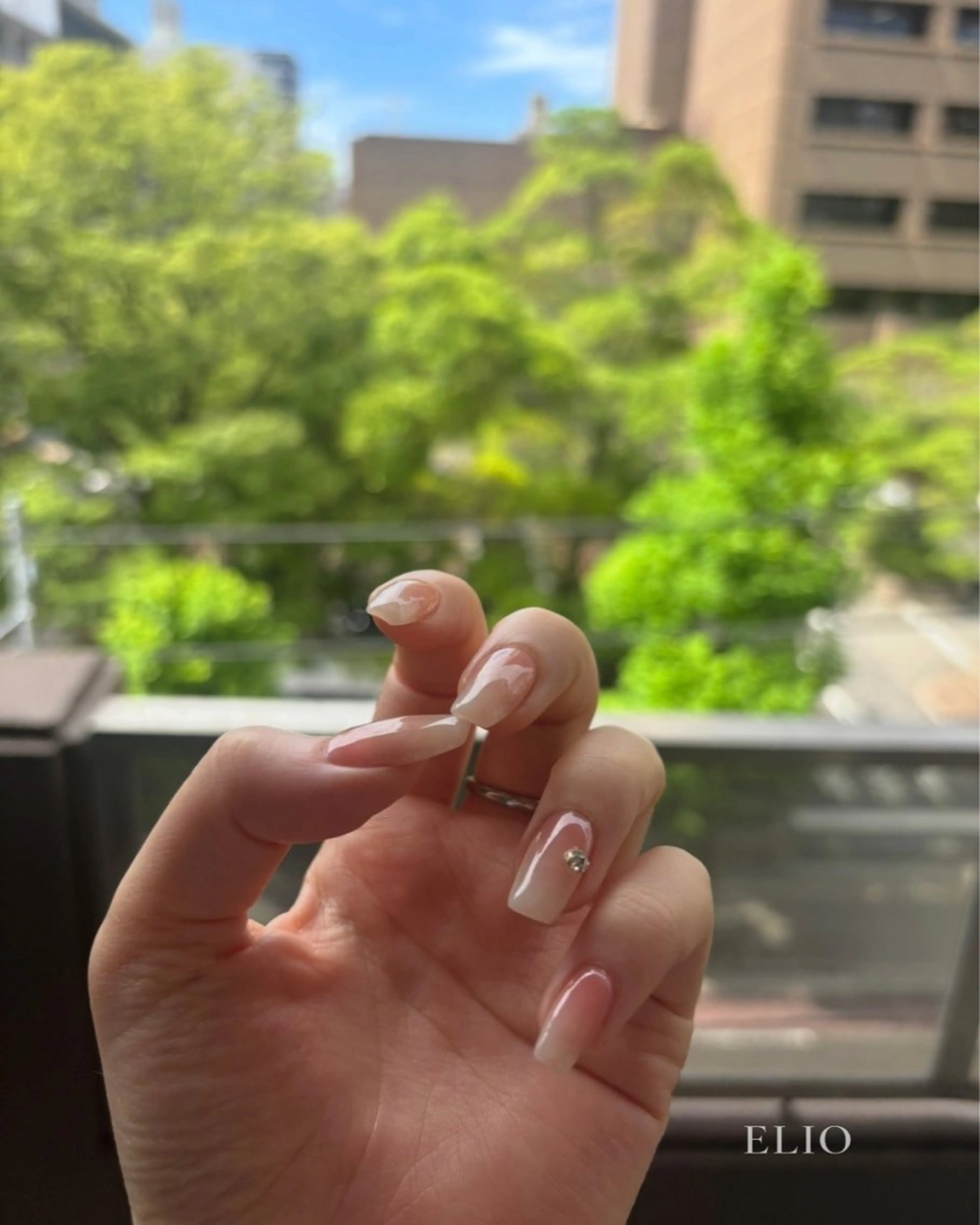 ネイル グラデーション ピンク ホワイト ハンドネイル Elio 国泰寺のネイルデザイン