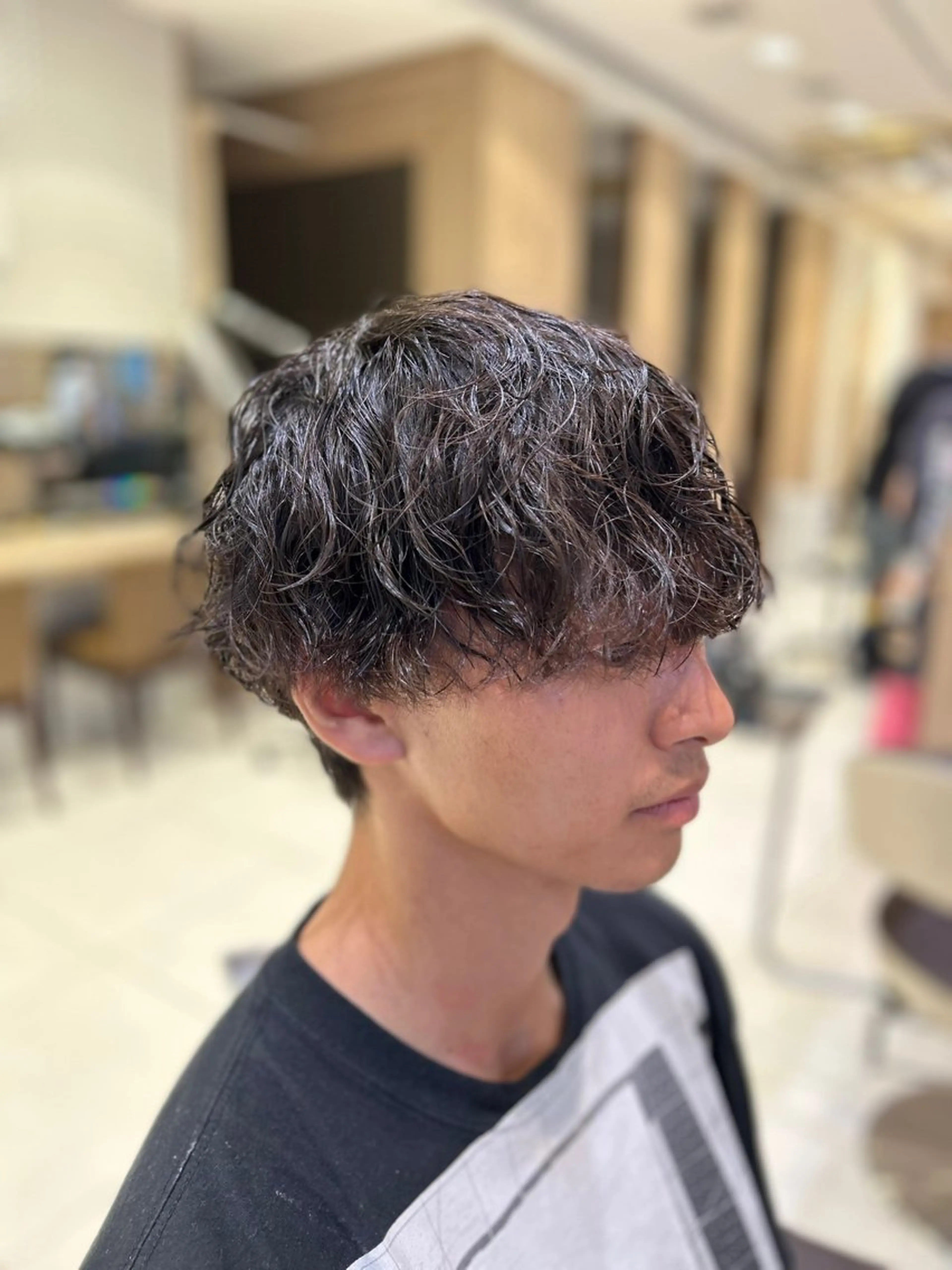 ショート パーマ メンズ 波巻きパーマ メンズハイライト × perm Runoのヘアスタイル