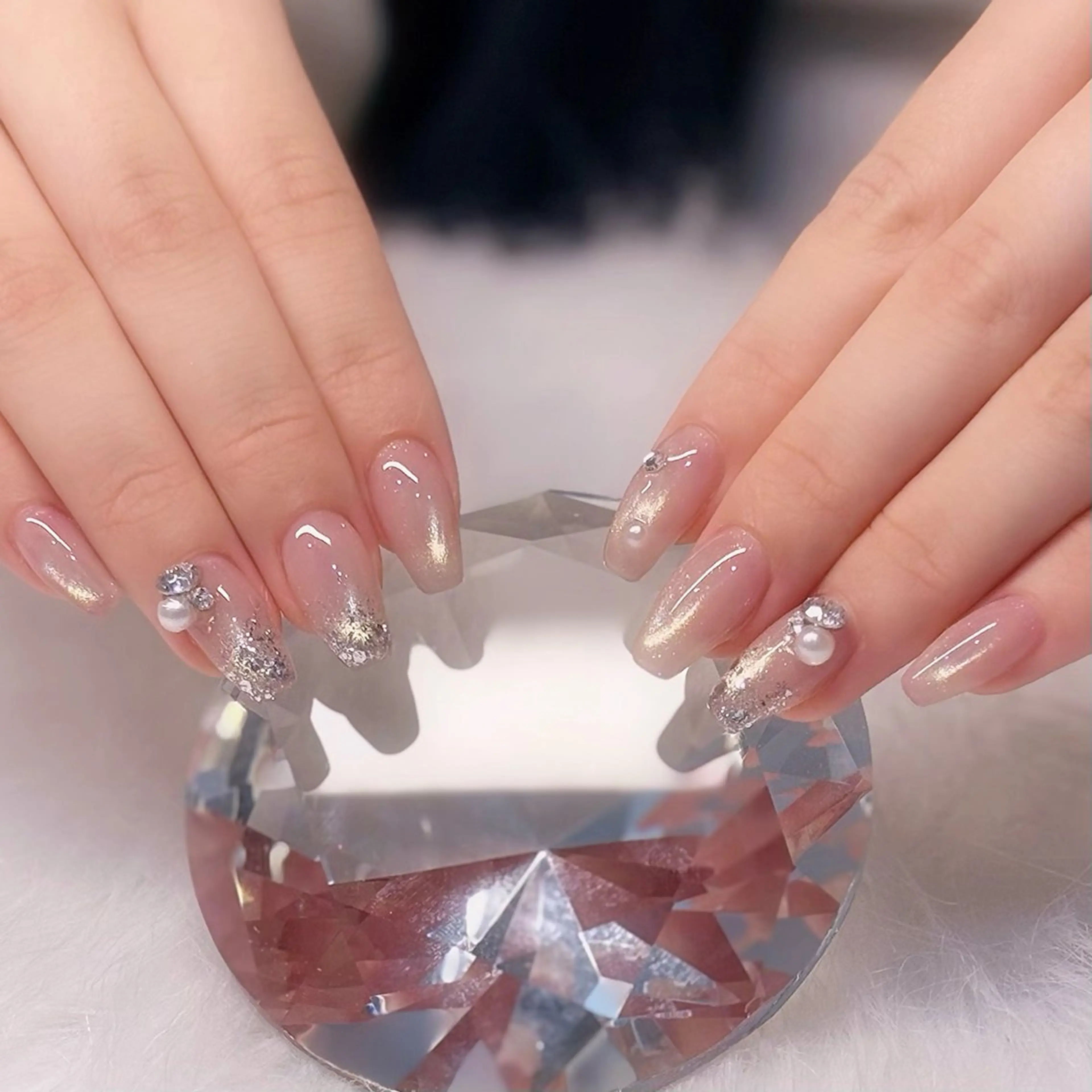 ミディアム ハンドネイル 透明感/フィルイン/ 亀戸5分ラシュシュのネイルデザイン