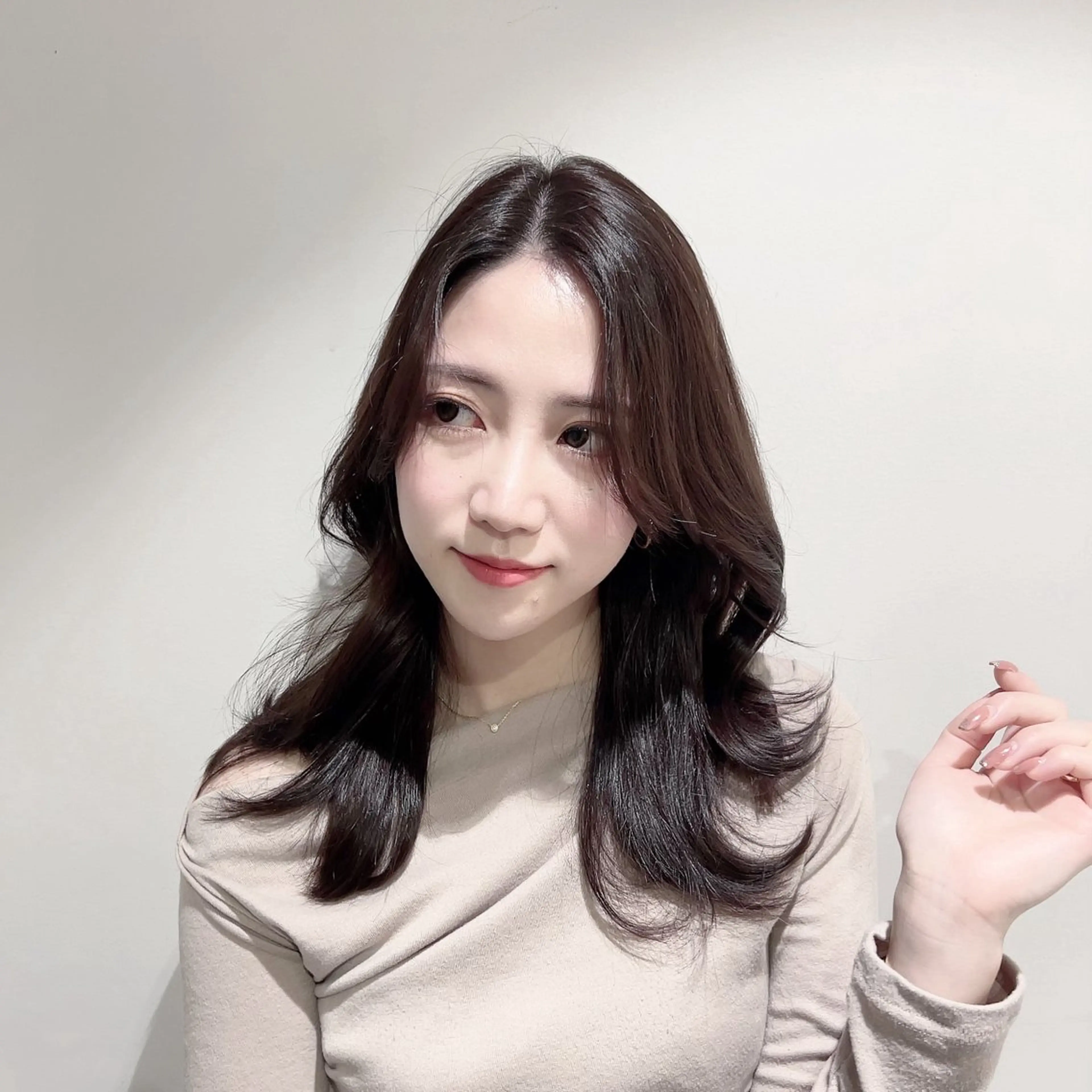 セミロング カラー カット ヘアカラー トリートメント emi/髪質改善/ 韓国風/艶カラーのヘアスタイル