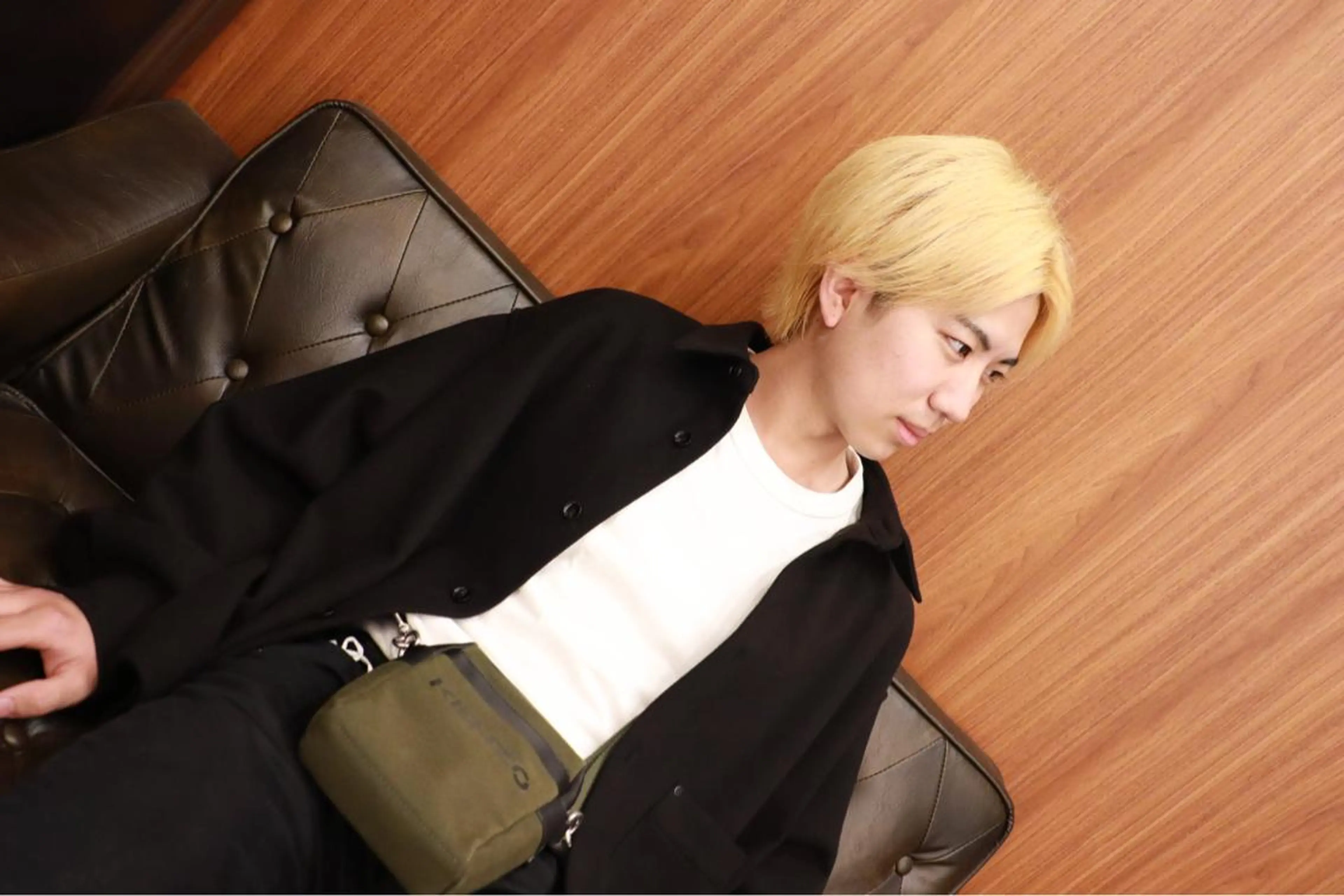 ショート カラー メンズ メンズブリーチ ブリーチ 抜きっぱなしブロンド 福留 叶太のヘアスタイル