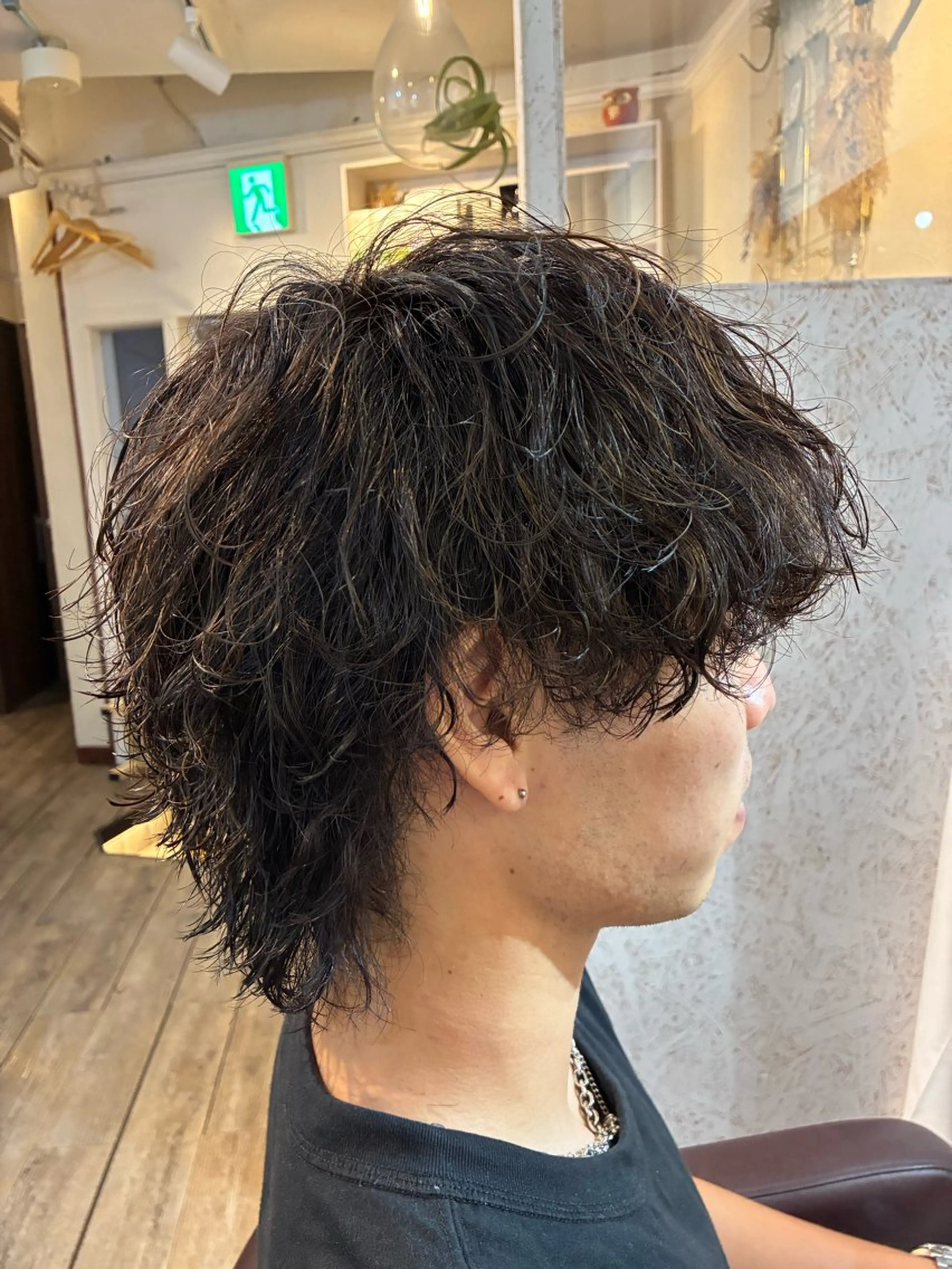 ミディアム パーマ メンズ 鈴木 英治のヘアスタイル