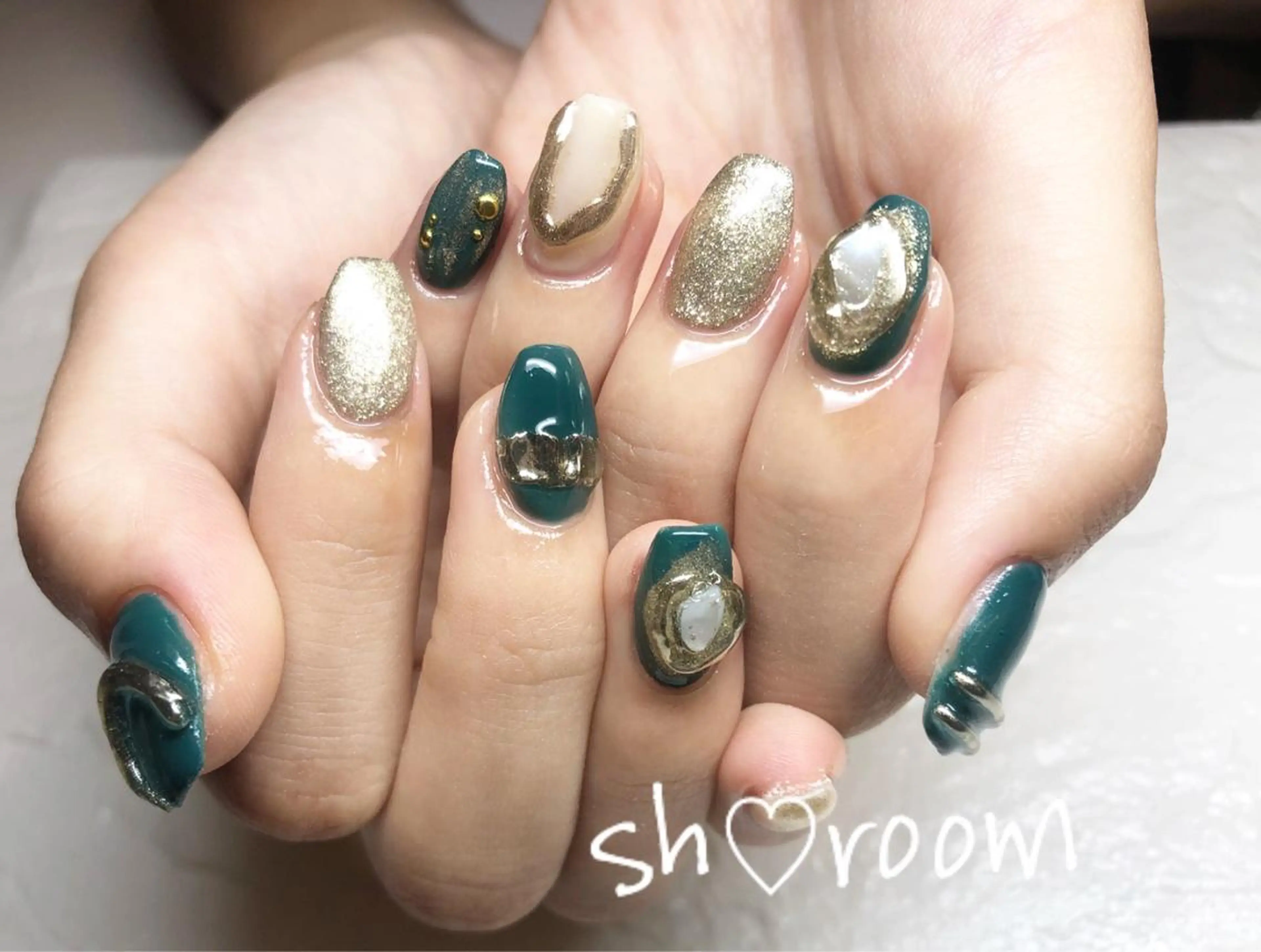ネイル アートネイル フットネイル フレンチネイル グリーン キラキラネイル Nail salon Ruuのネイルデザイン