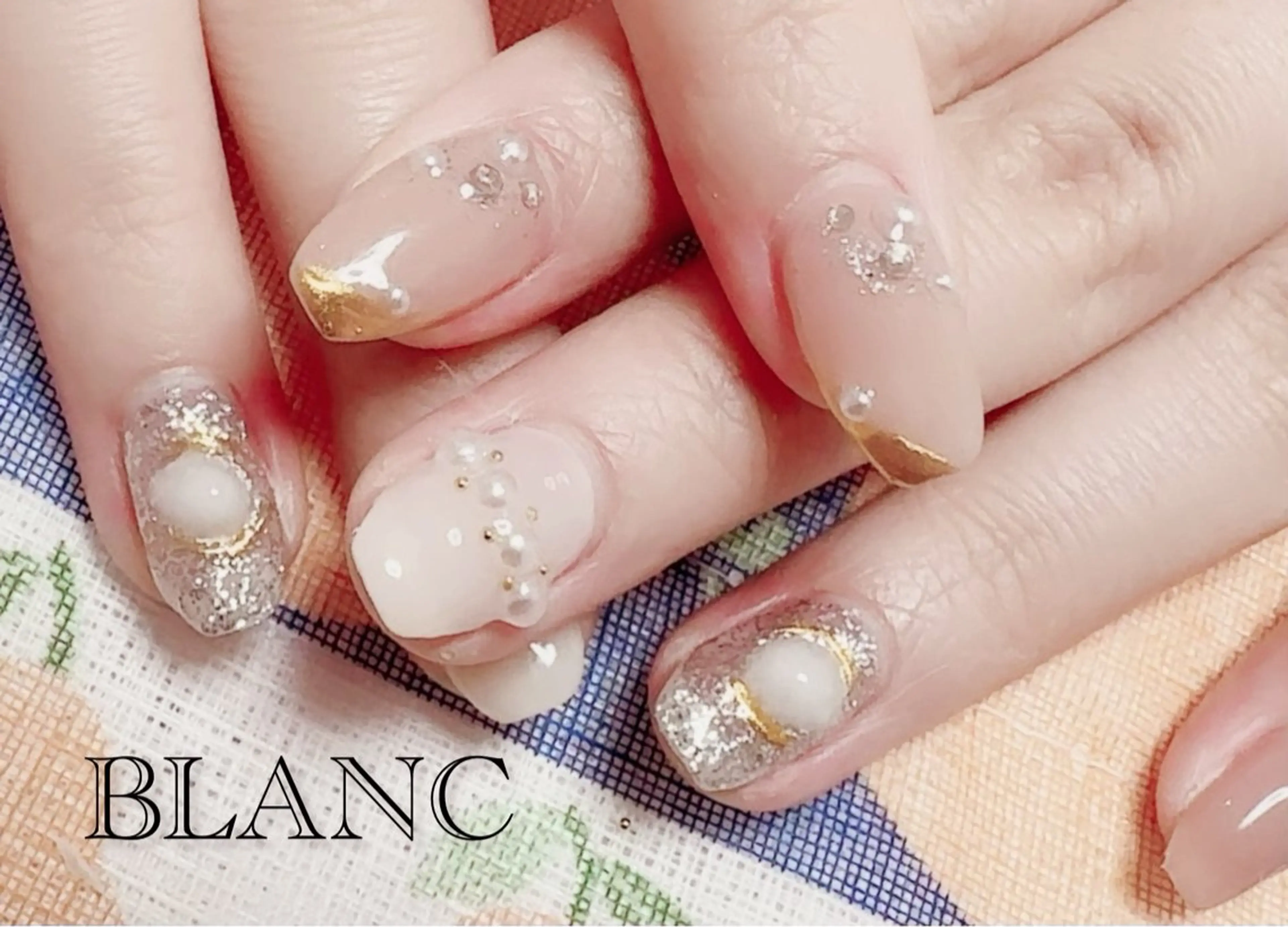 ネイル アートネイル 長さ出し ジェルネイル グラデーション 持ち込み ハンドネイル BLANC （ブラン）のネイルデザイン