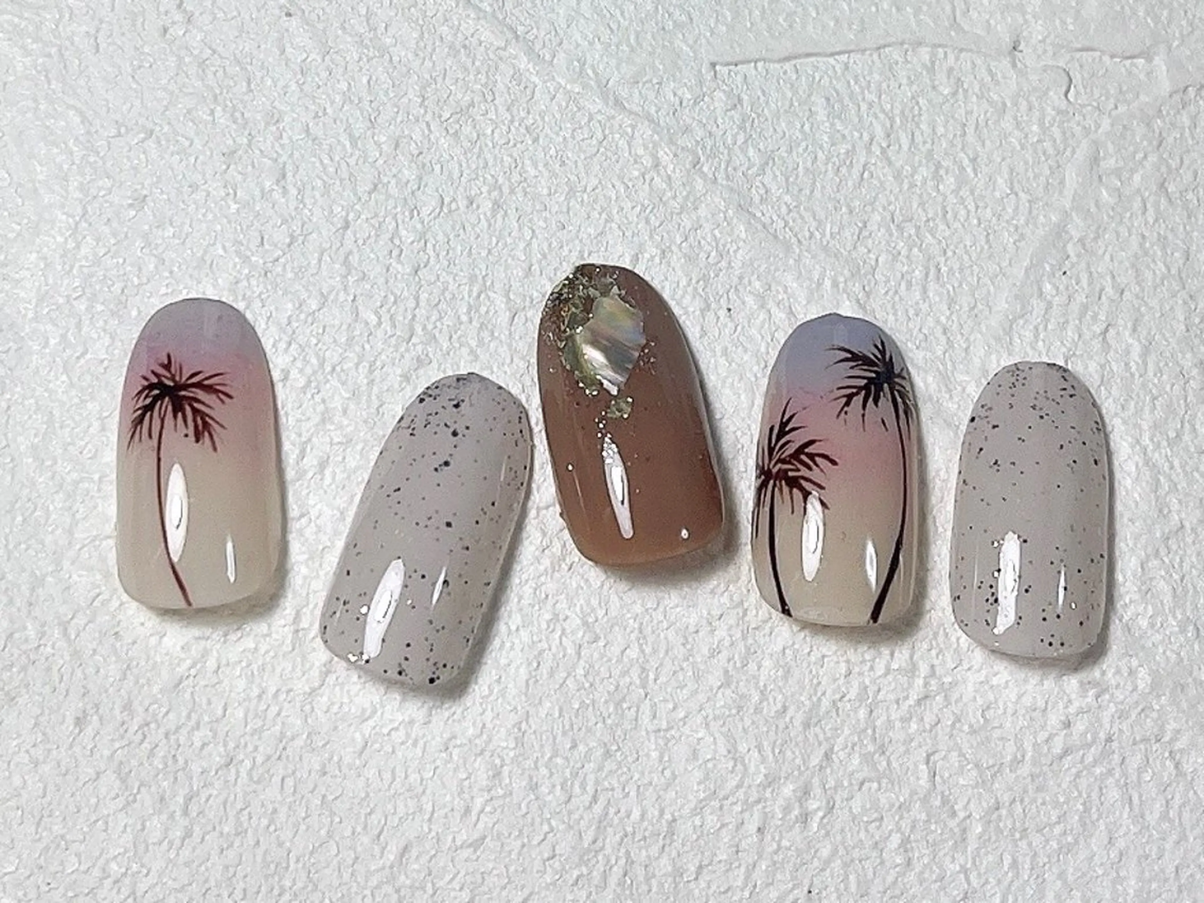 ネイル オーロラネイル フットネイル フレンチネイル ジェルネイル マグネットネイル kiki nail &brow二子玉川の眉毛・アイブロウイメージ