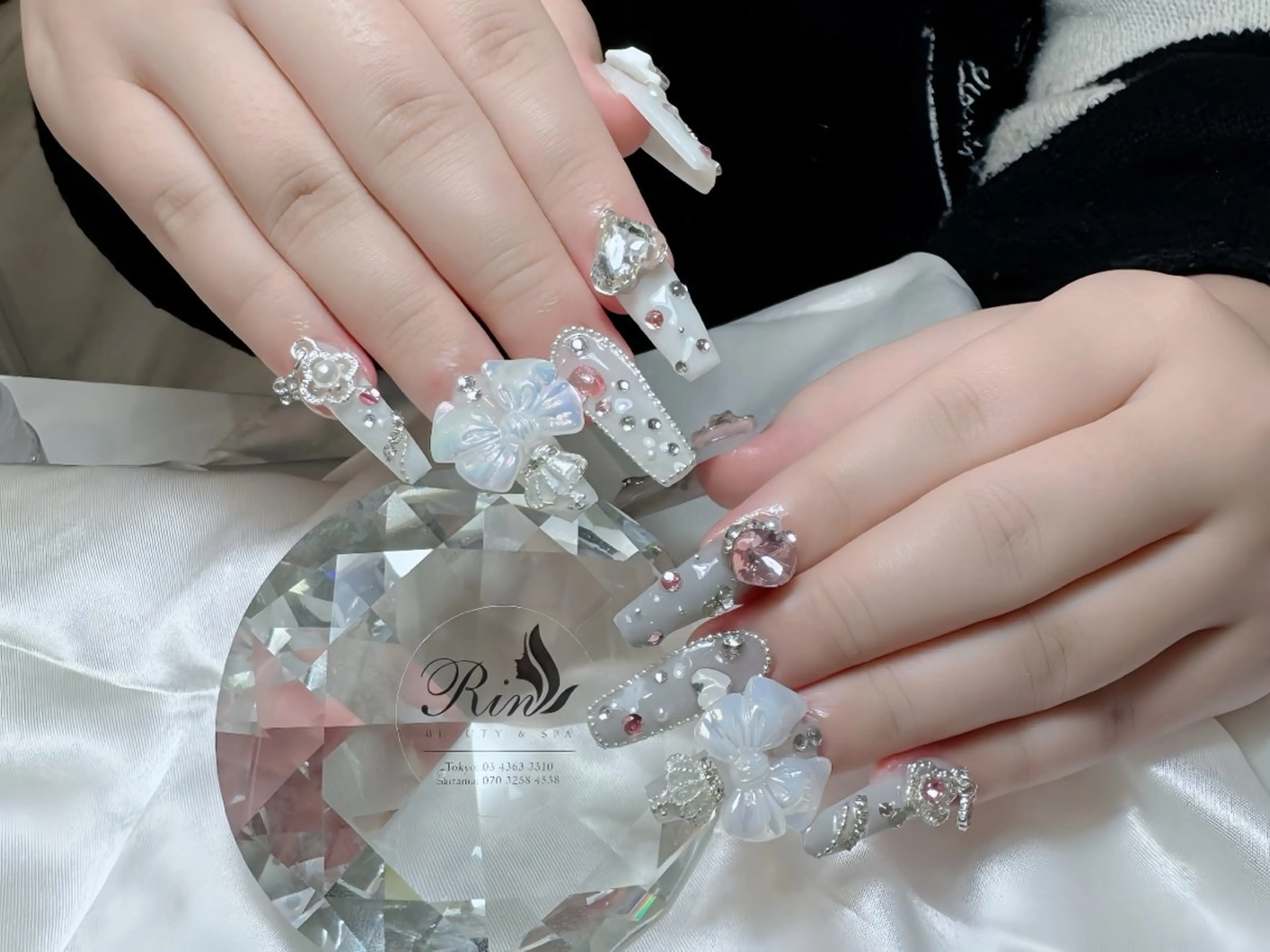 ネイル 成人式 ロングネイル ネイルチップ ハンドネイル Rin Nail 新大久保店のネイルデザイン