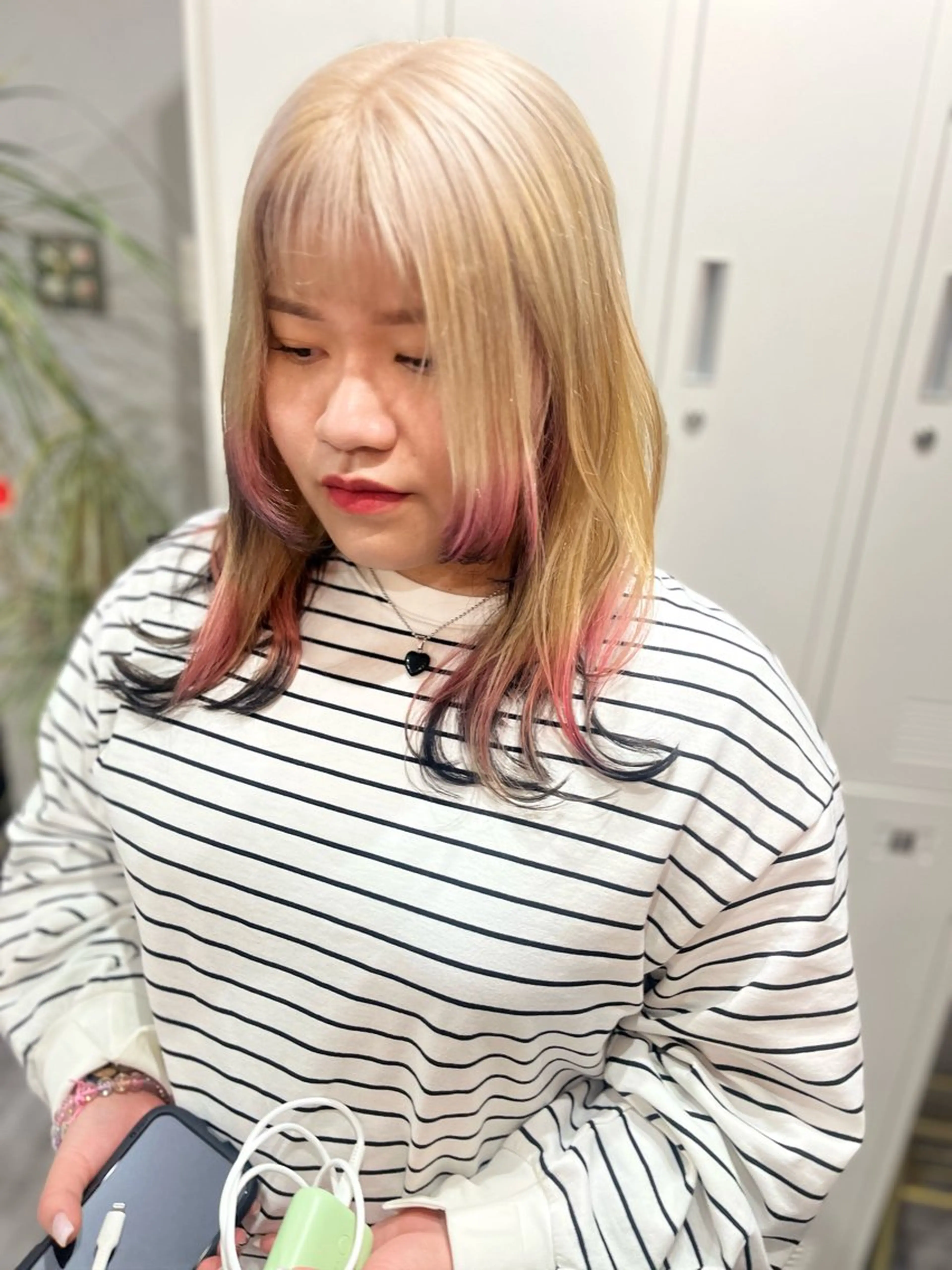 セミロング 川尻 詩織のヘアスタイル