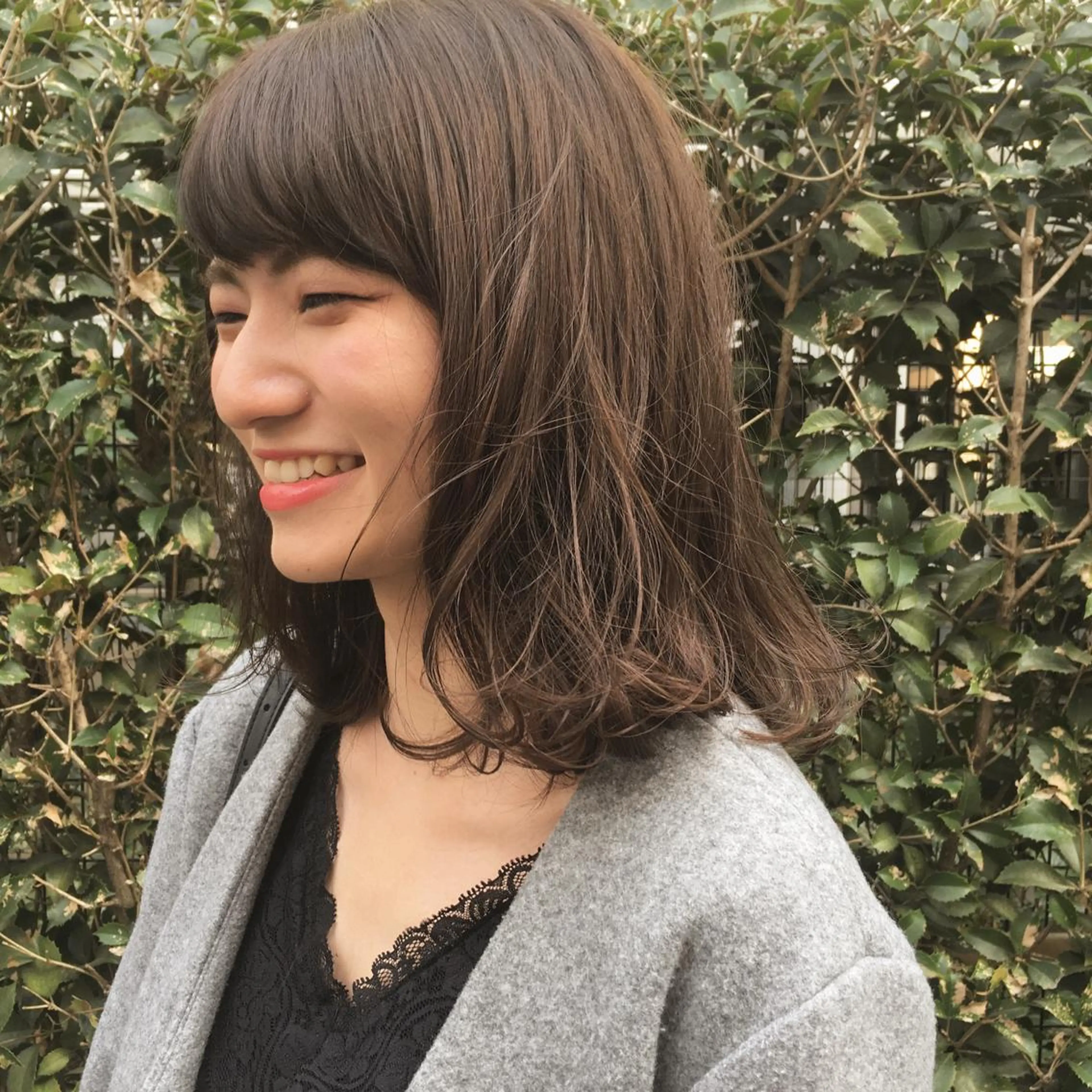 ミディアム カット 金子 歩実のヘアスタイル