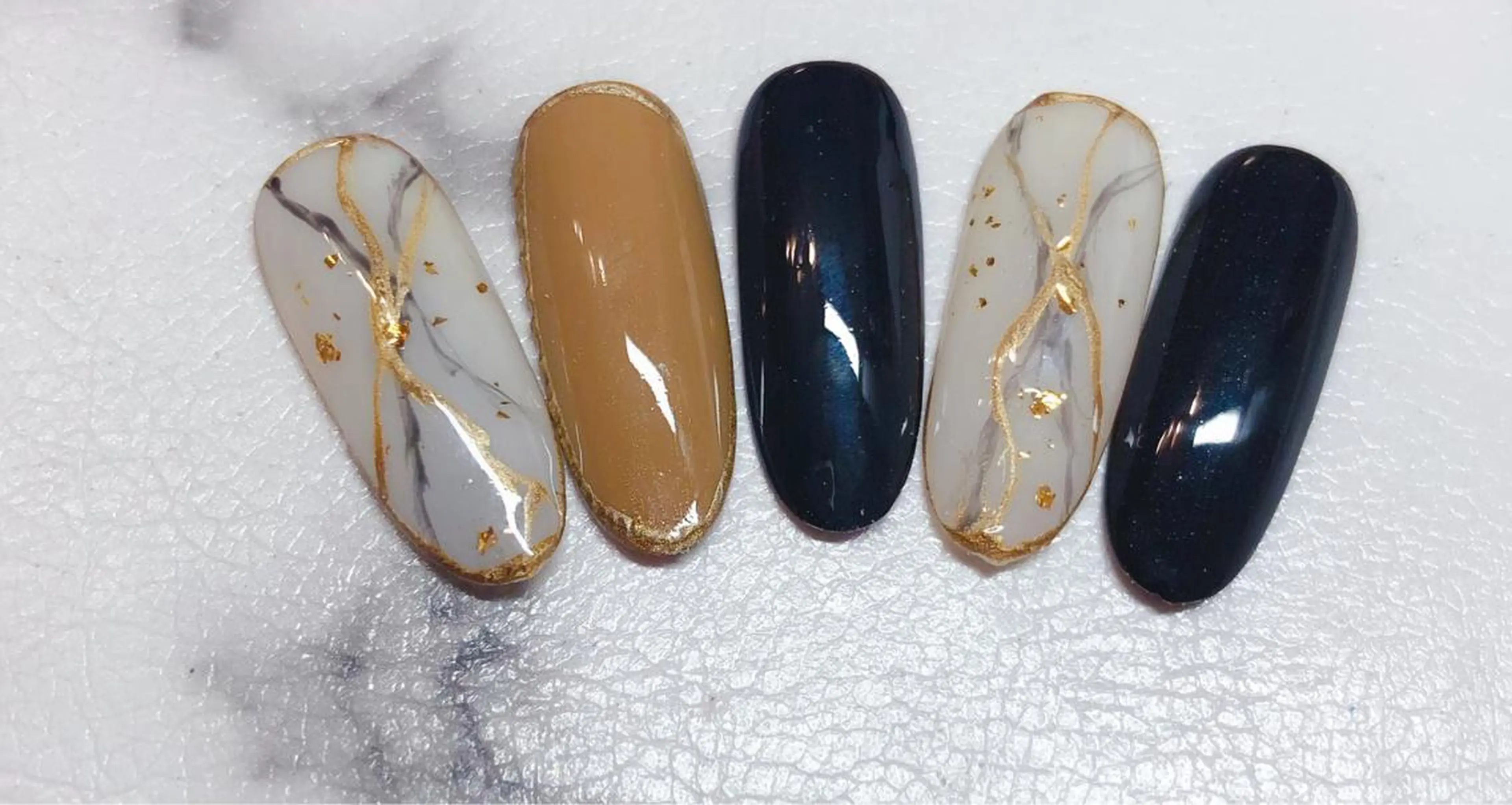 ネイル ハンドネイル マジック ミラーのネイルデザイン