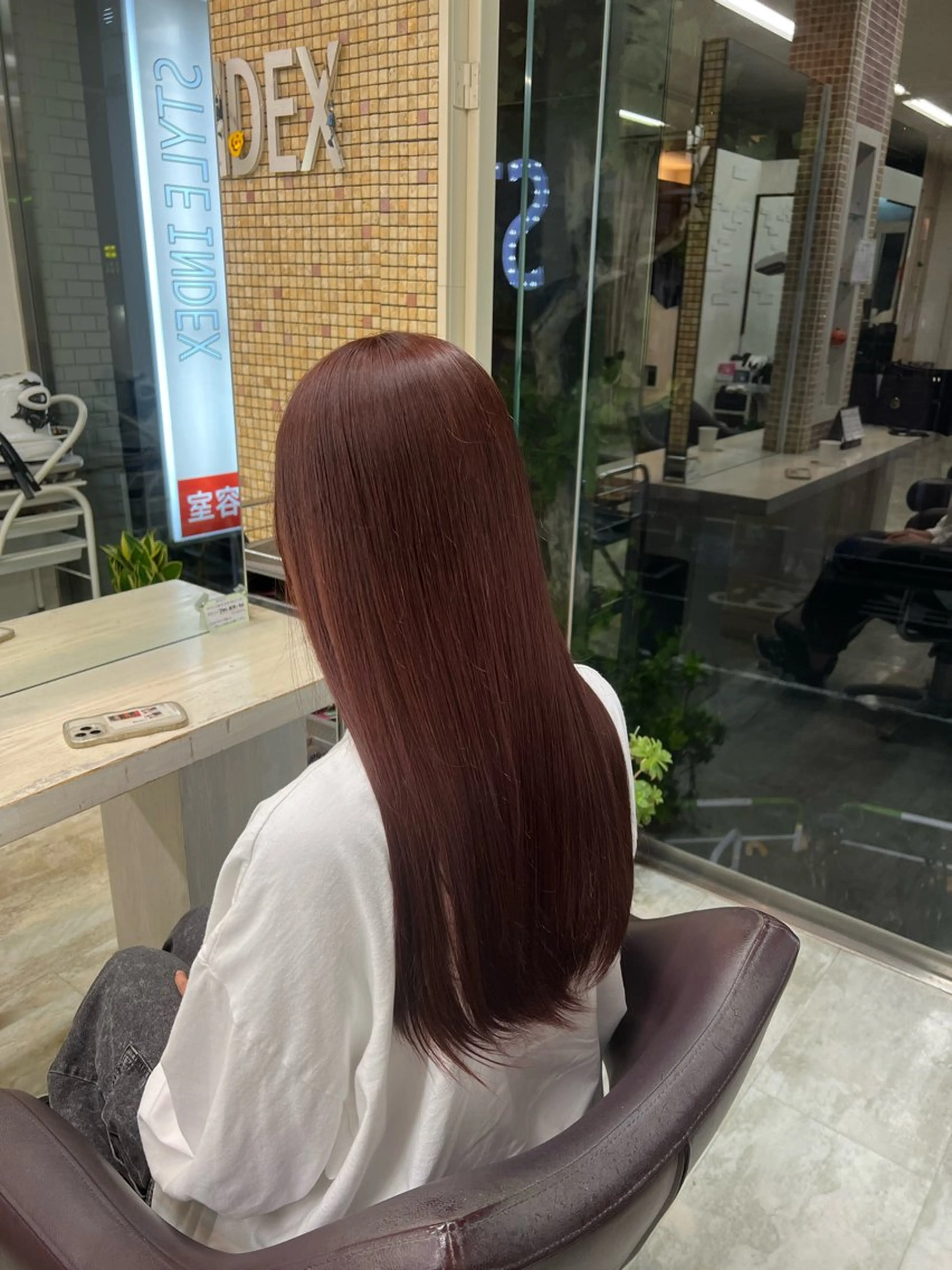 ロング カラー ピンクカラー レッドカラー 切りっぱなし/ レイヤー/ももかのヘアスタイル