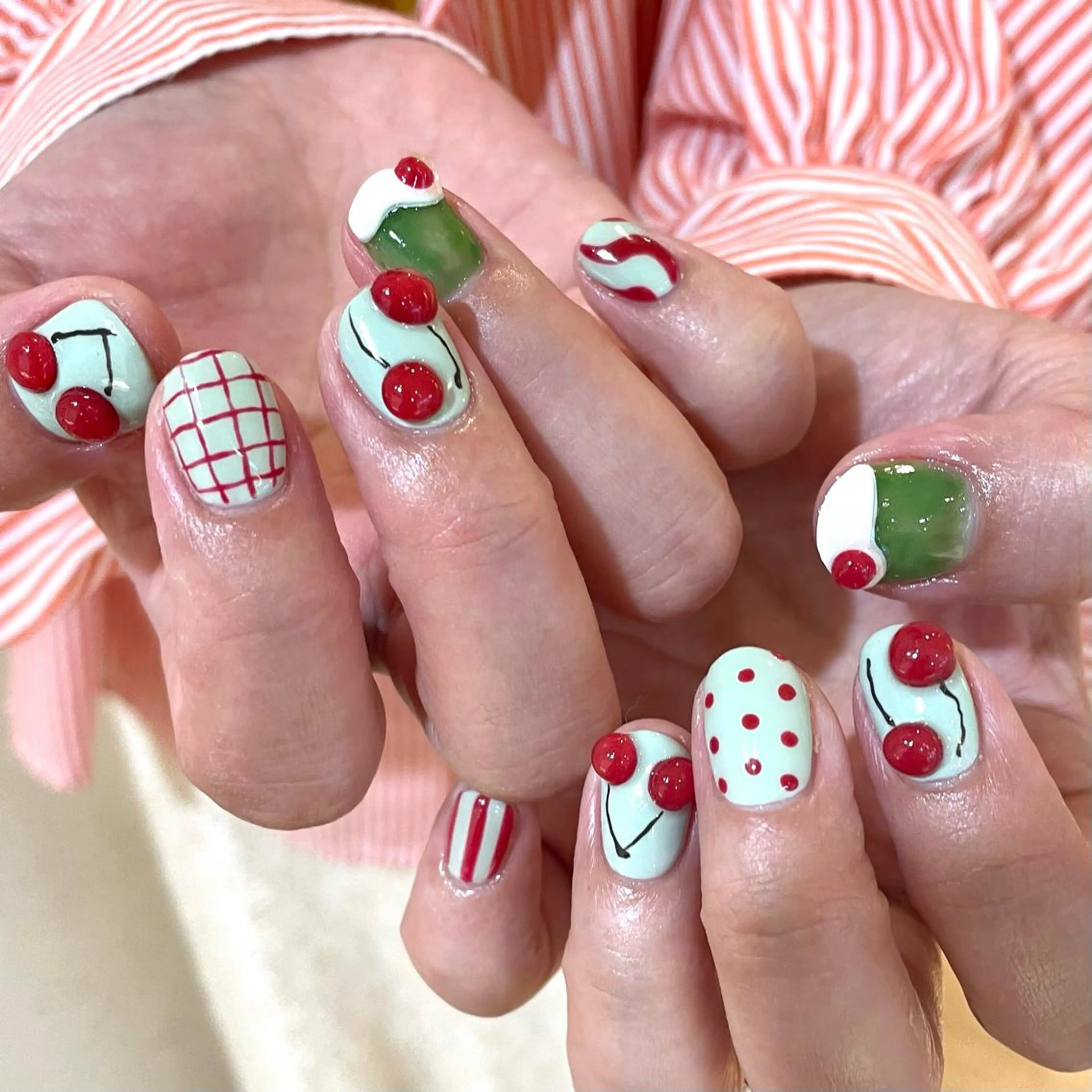 ネイル ハンドネイル 新井 ひなののネイルデザイン