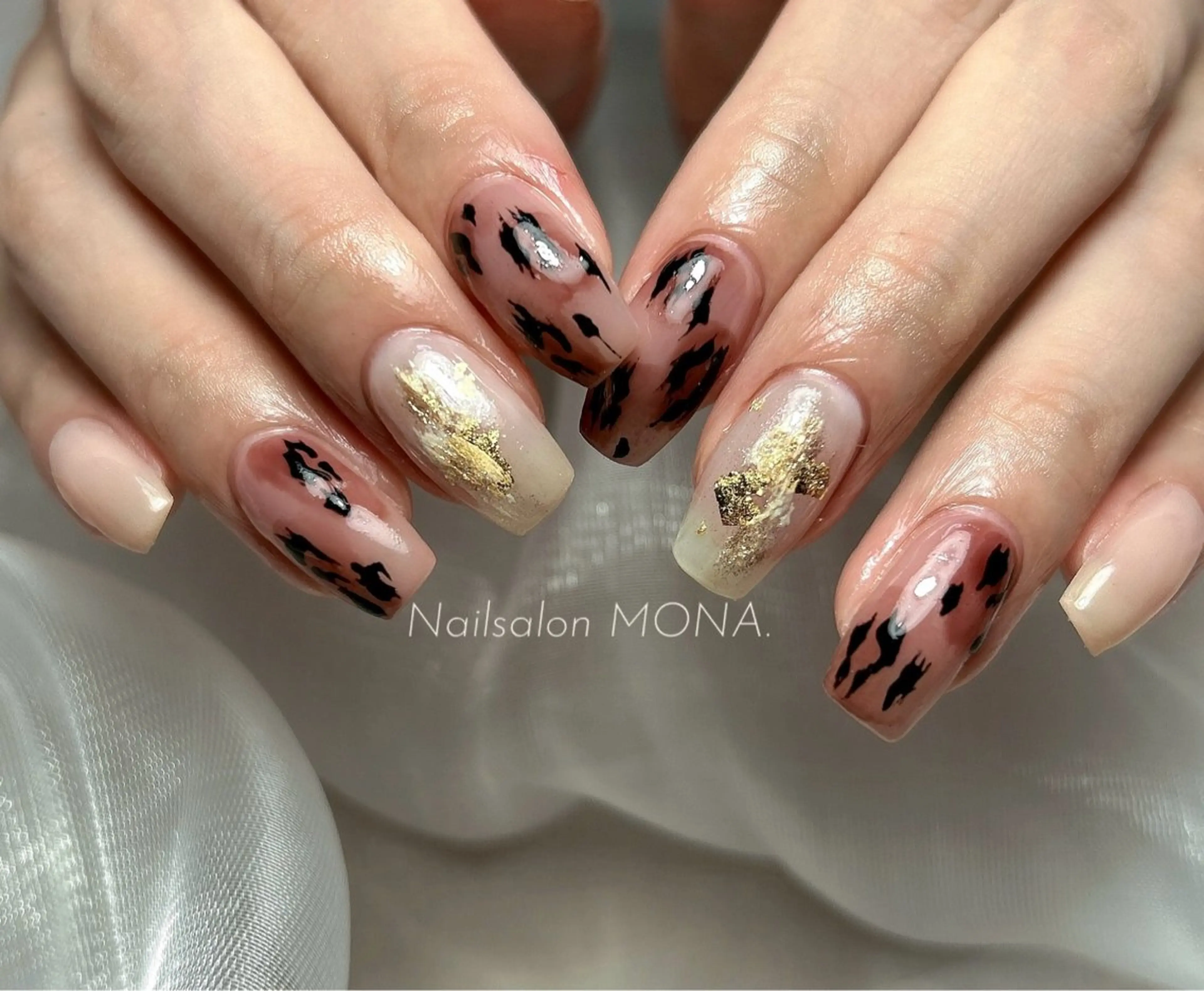 ネイル アニマル柄 ハンドネイル Nailsalon MONA.のネイルデザイン