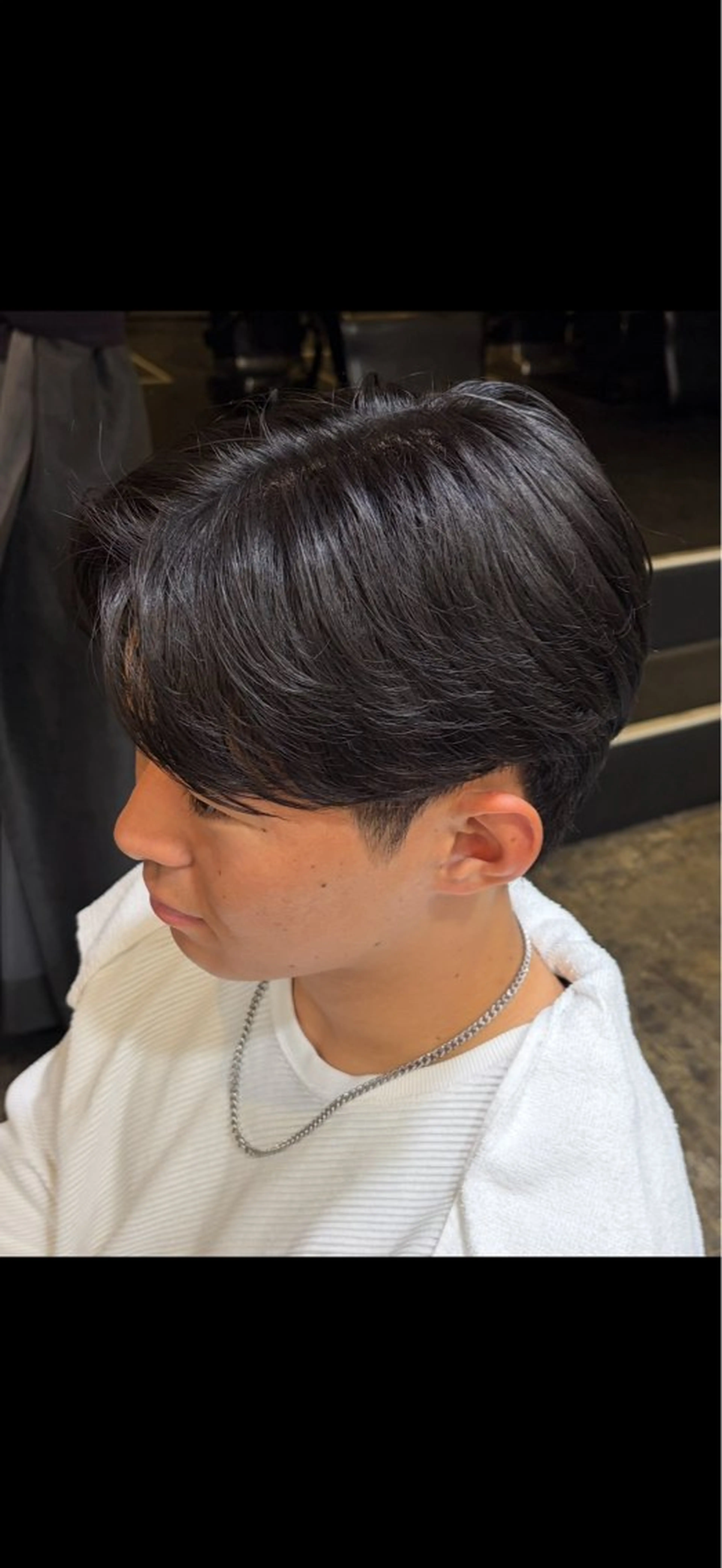 ミディアム 縮毛矯正 カット&パーマ 1000円市来柊太郎のヘアスタイル