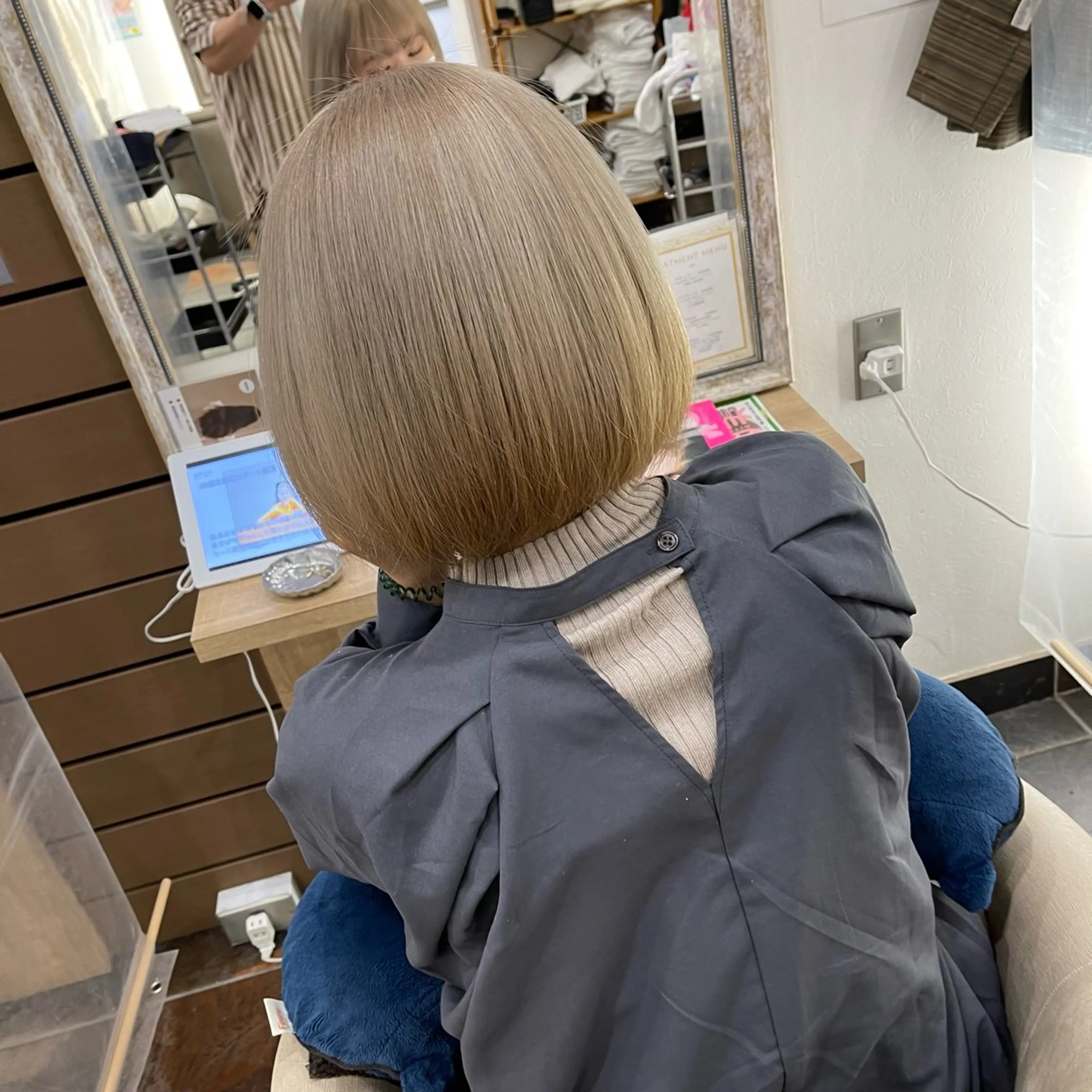 【学割U24】ケアブリーチWカラー＋カット＋original treatmentの写真