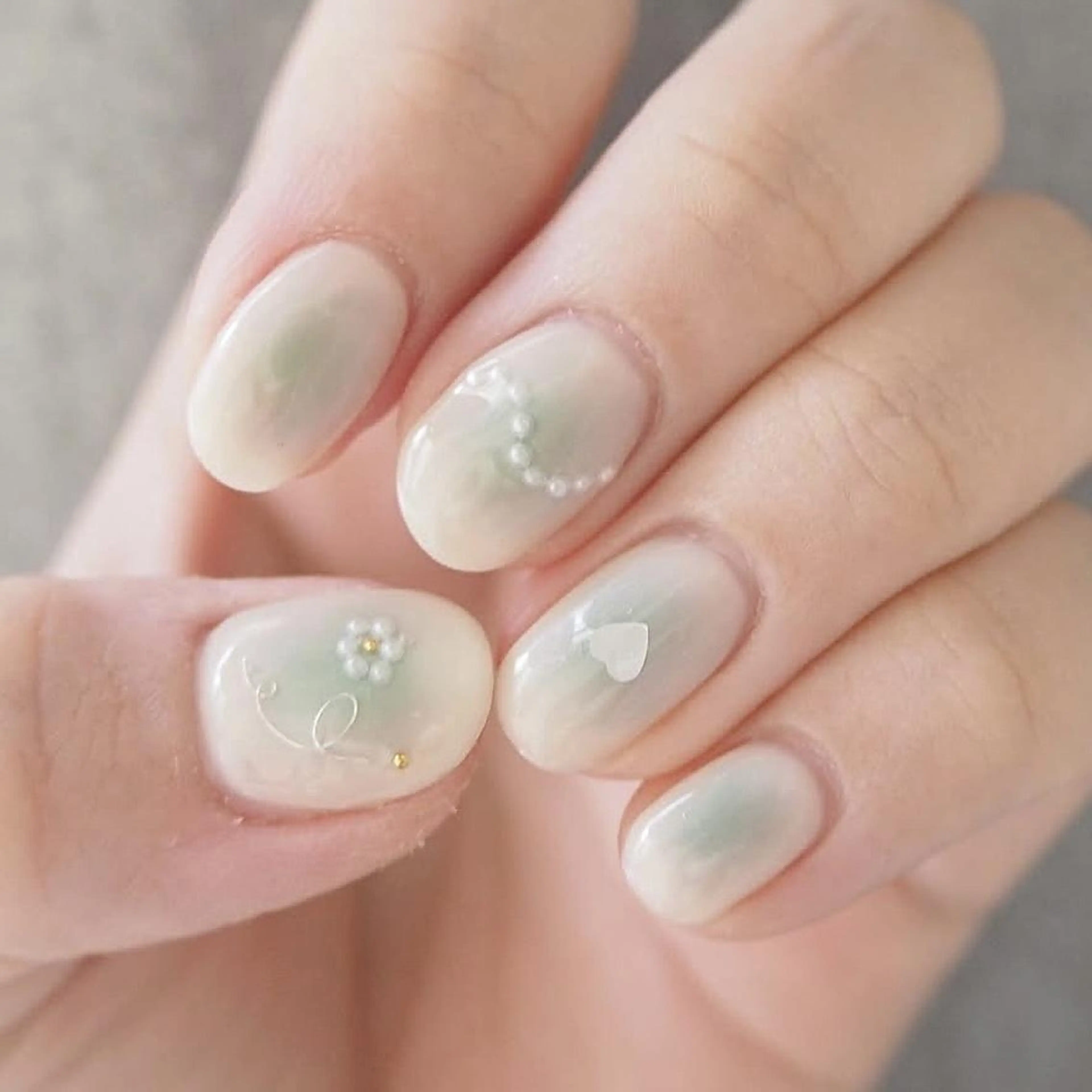 ネイル マグネットネイル ニュアンスネイル ショートネイル こまつ やよいのネイルデザイン