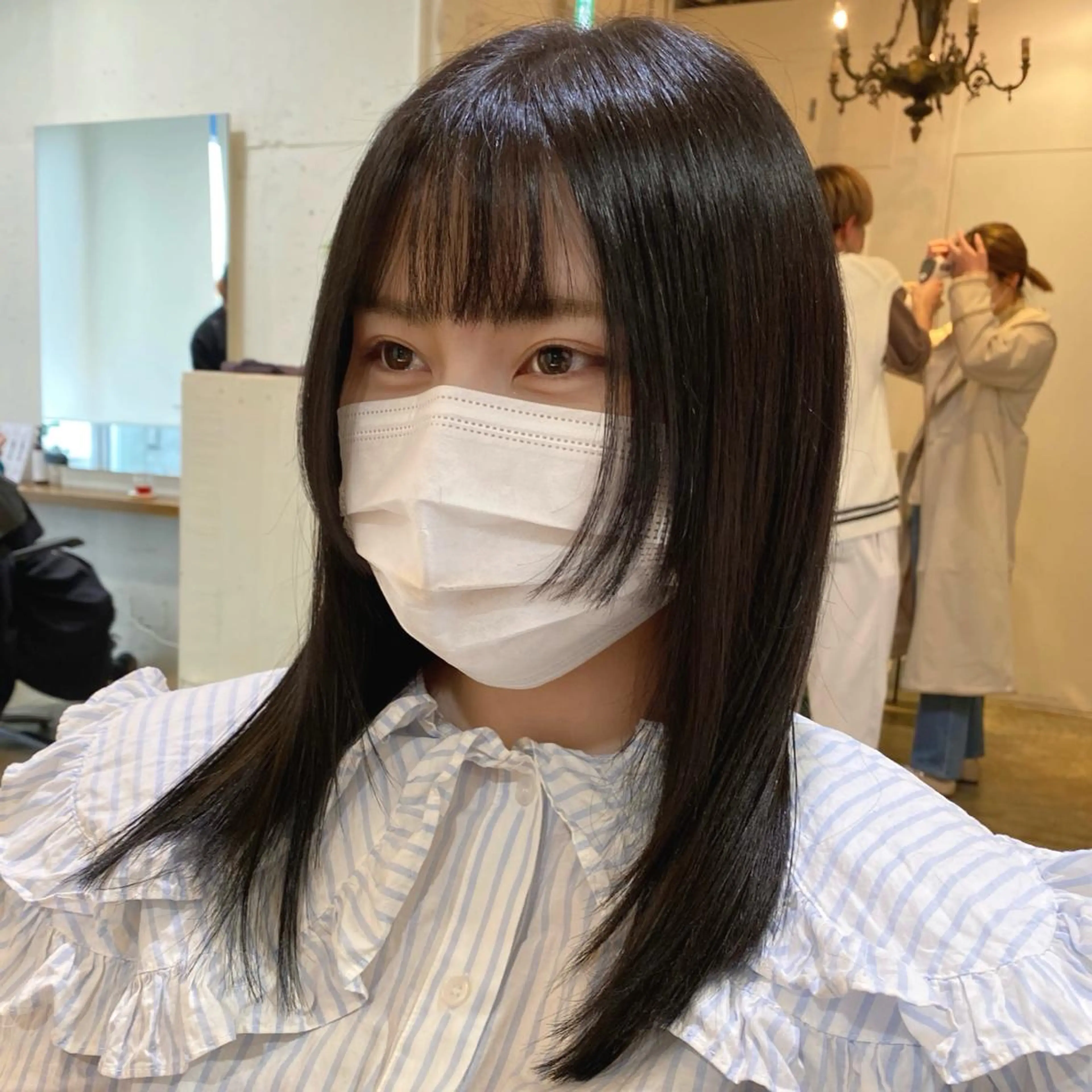 ミディアム カラー 黒髪 ブルーカラー ブルーブラック くびれヘア 姫カット カット ヘアカラー RIKA韓国ヘア/く びれヘア/上品カラーのヘアスタイル