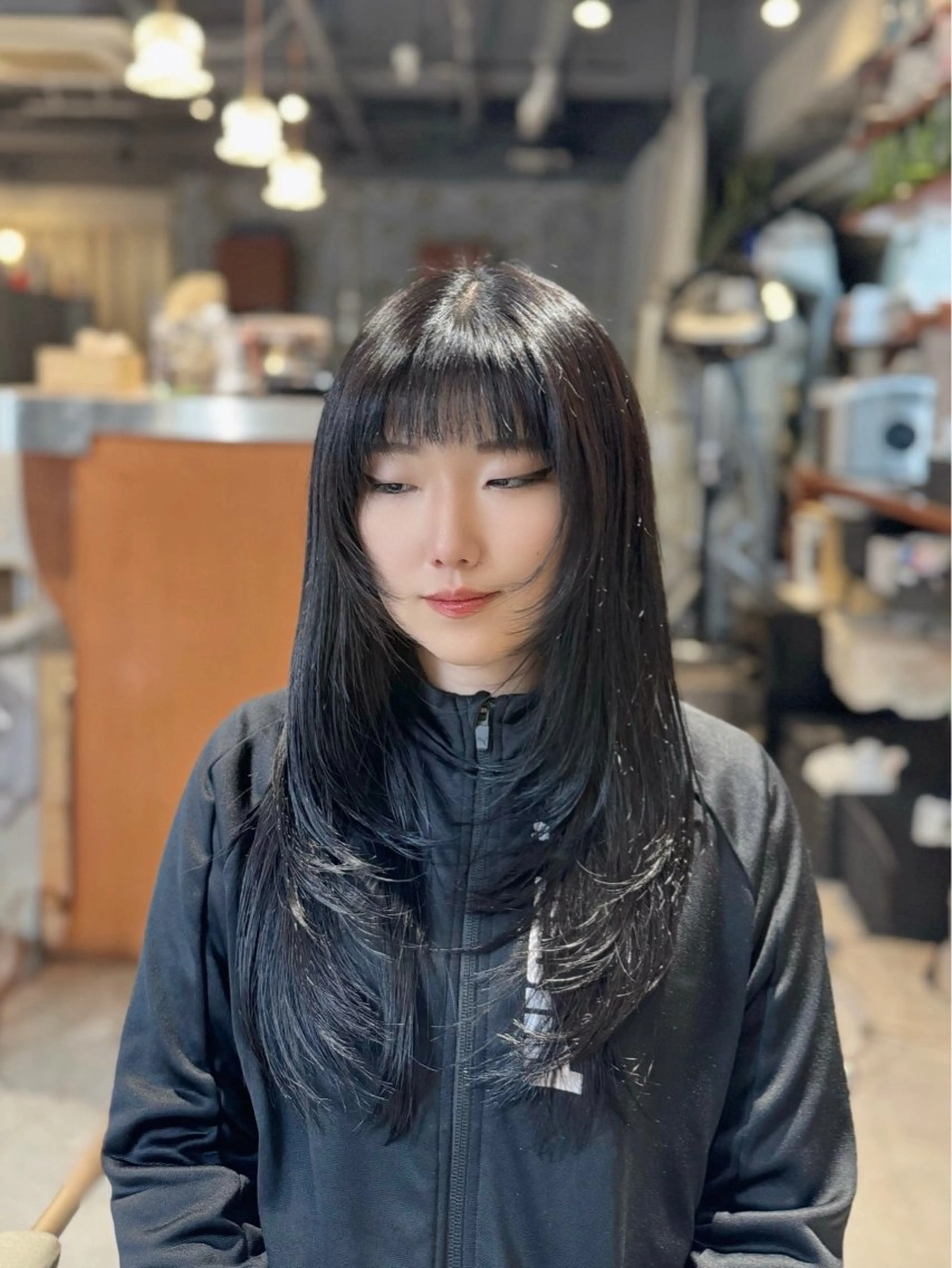ロング esse大阪茶屋町店所属・レイヤーカット 新井田陽寿のヘアスタイル