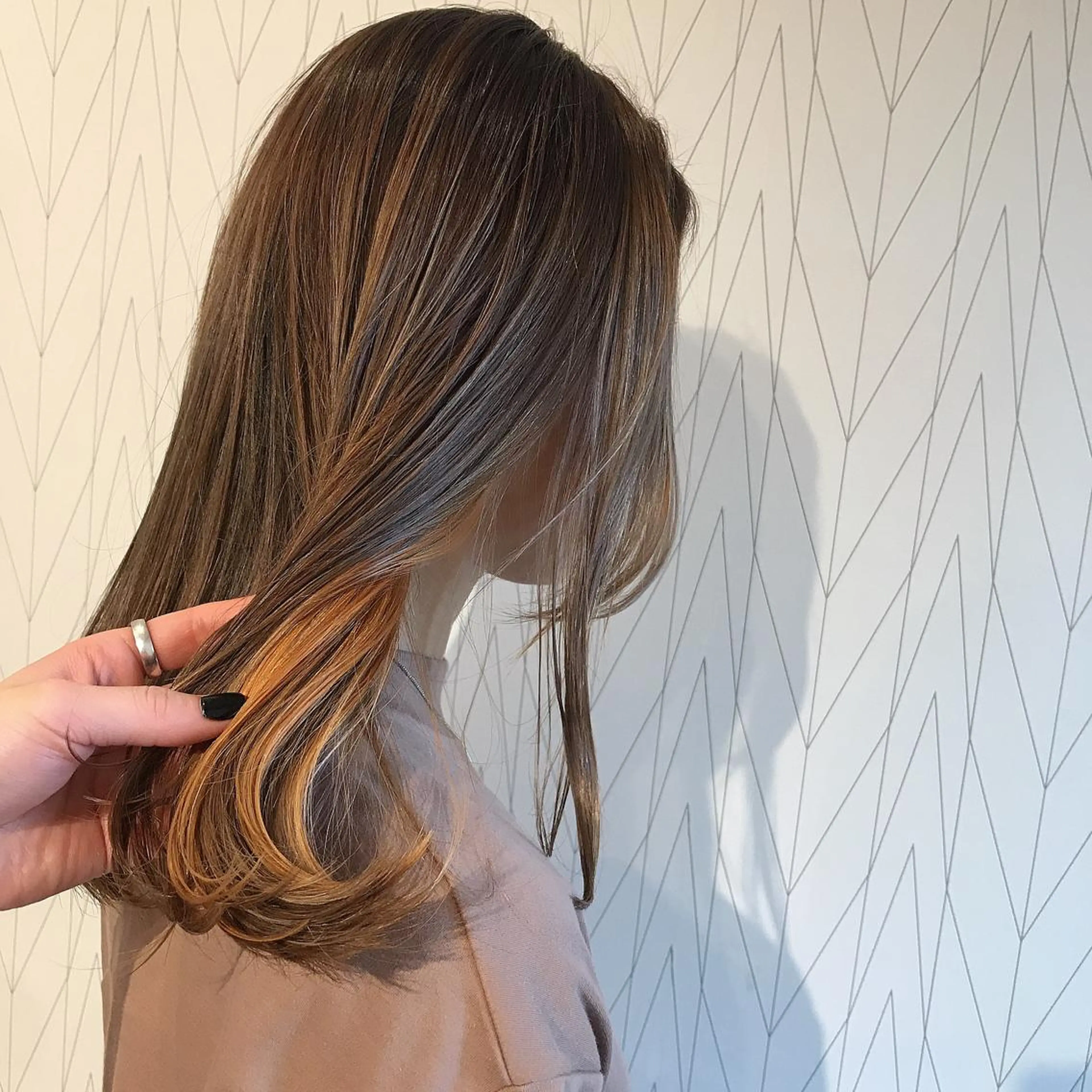 カラー パーマ ミディアム ヘアアレンジ ミディアムパーマ ダブルカラー グラデーションカラー ハイライトカラー イルミナカラー ヘアカラー akari ♡のヘアスタイル