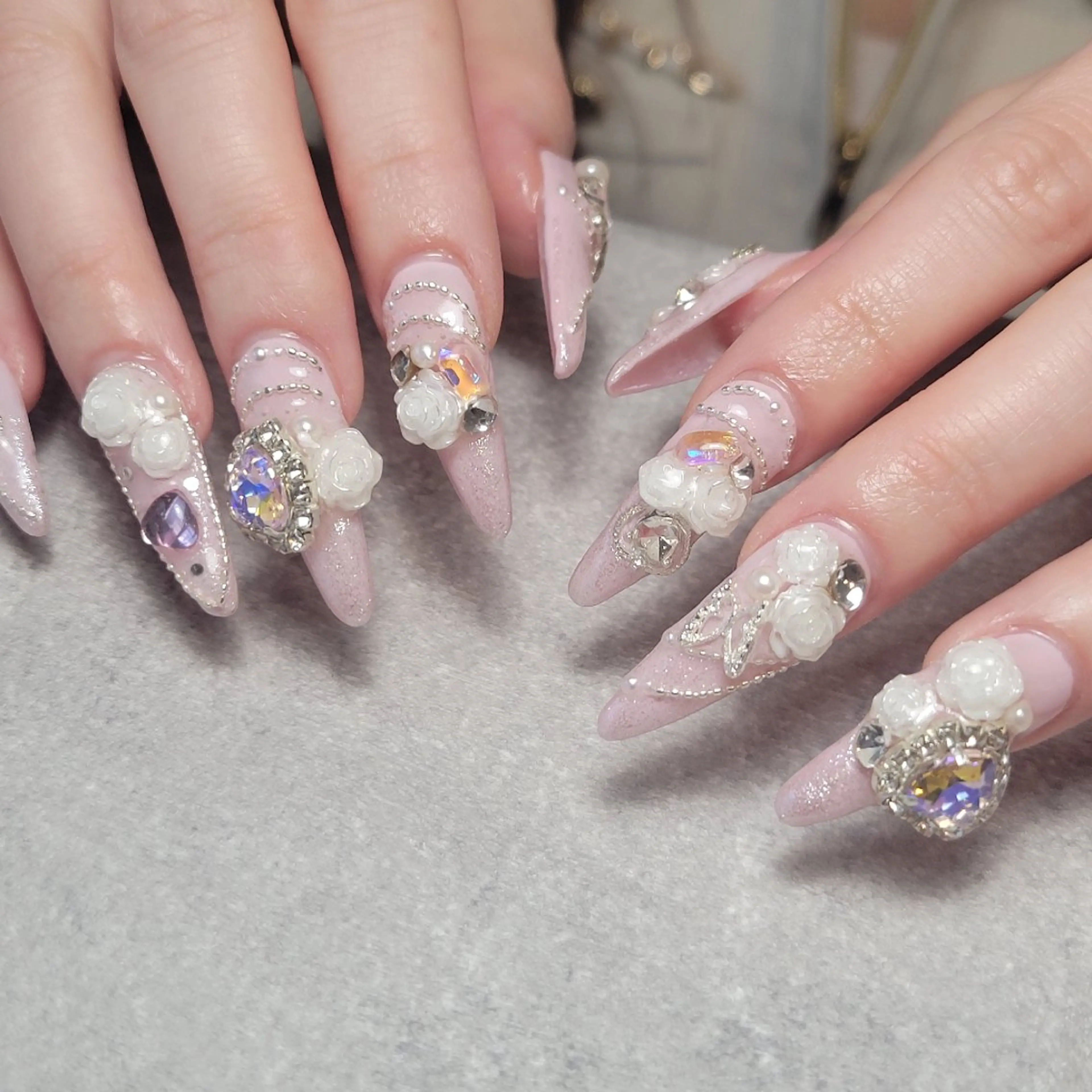 ミディアム ハンドネイル ハンドケア MU5-nail 金山ネイルサロンのネイルデザイン