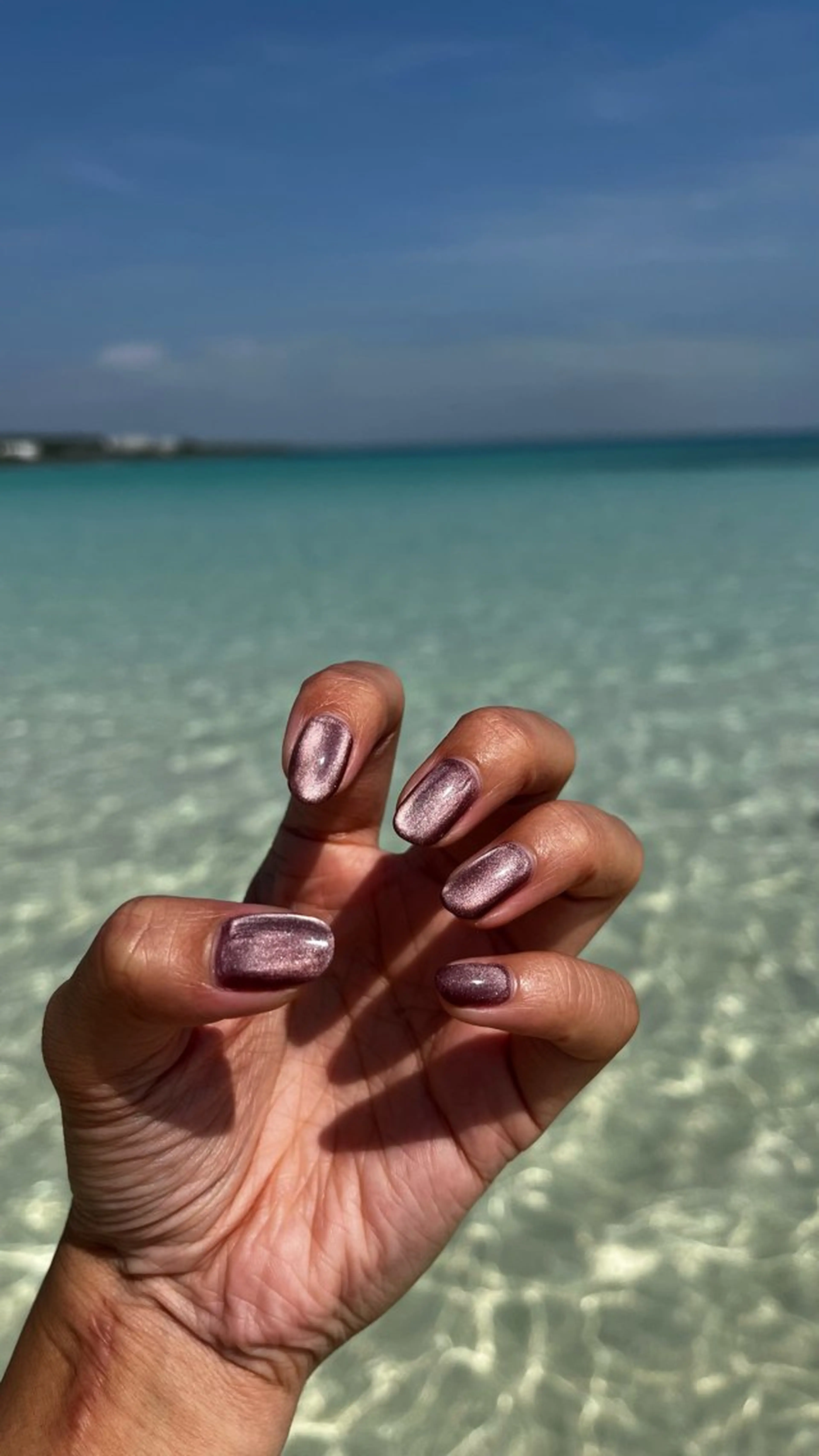 ネイル マグネットネイル 赤色 ハンドネイル Claro(クラロ) ネイル&デザインのネイルデザイン