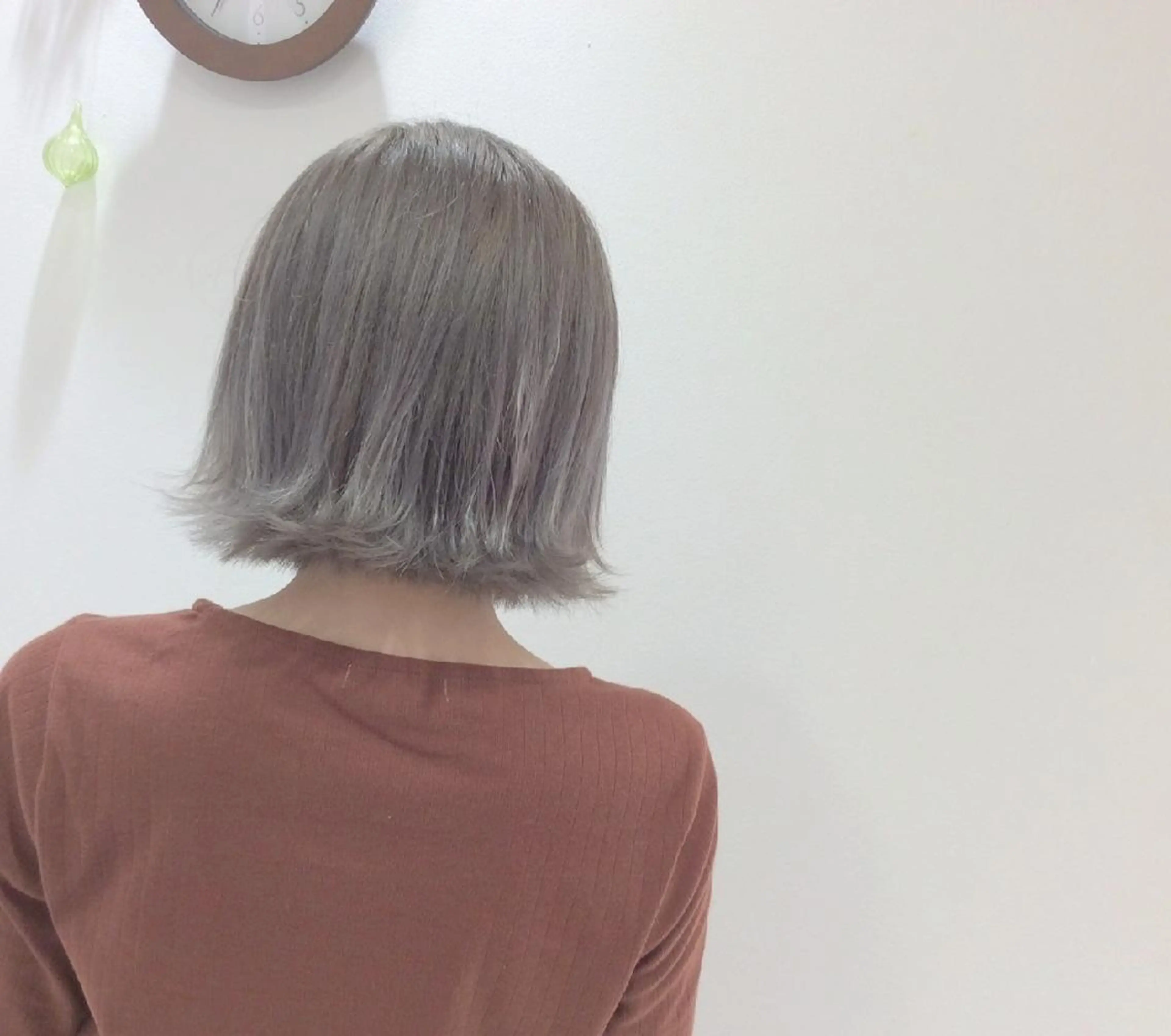ショート カラー グレージュ 大場 友稀のヘアスタイル