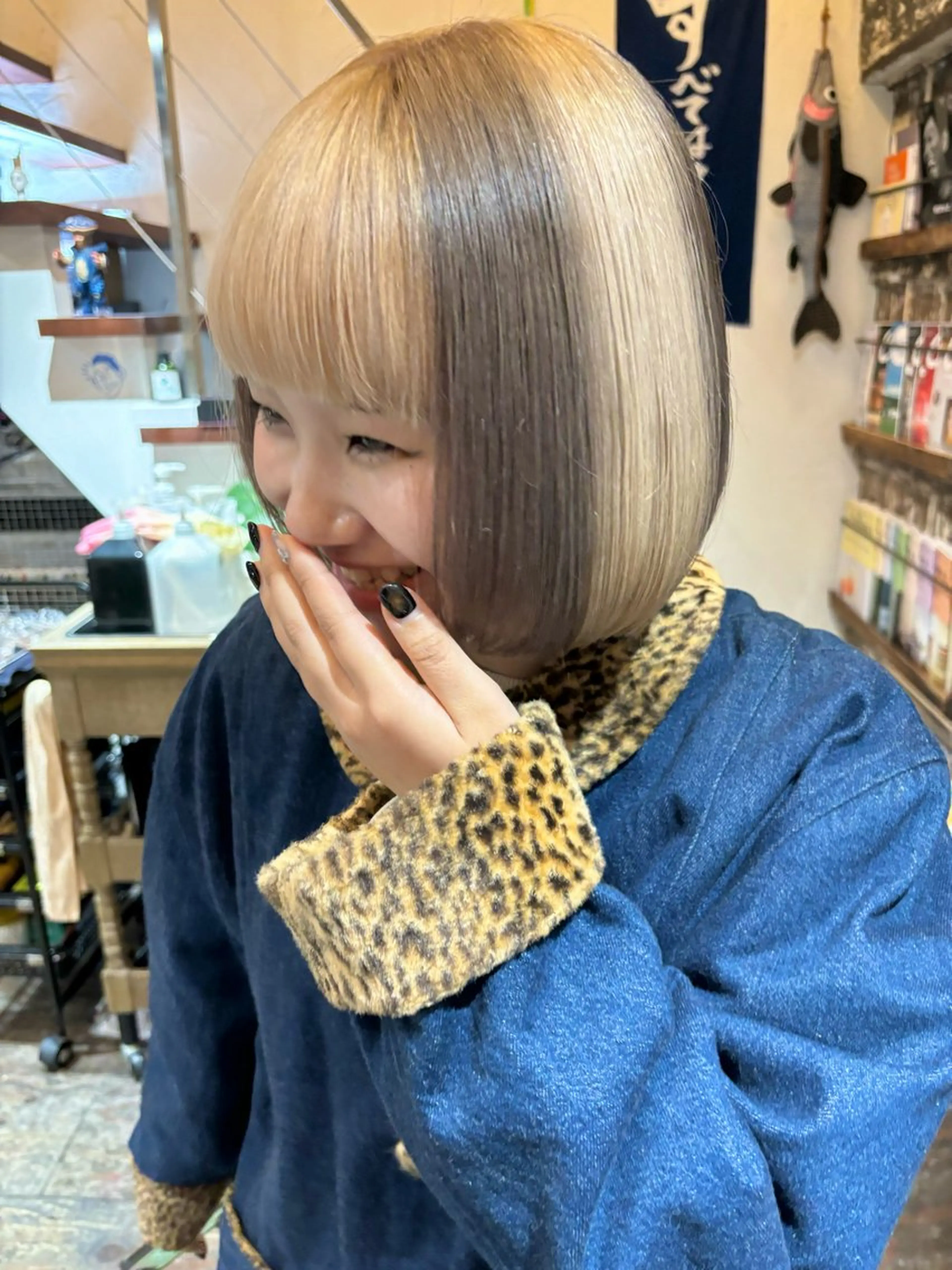 ショート カラー ボブ カット ヘアカラー 大石 朱純のヘアスタイル