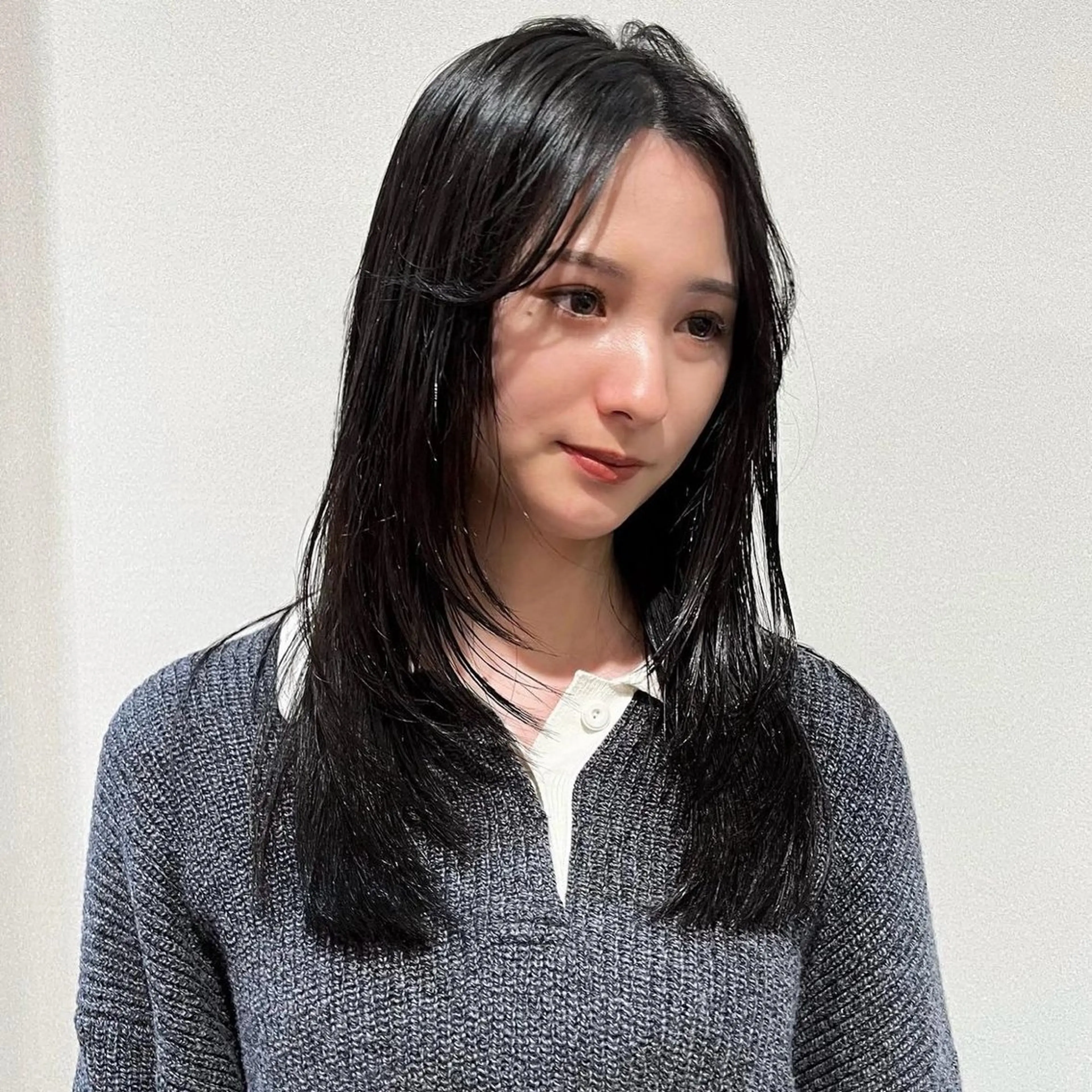 ロング レイヤーカット グレージュ🐰透明感 カラー🫧akihoのヘアスタイル