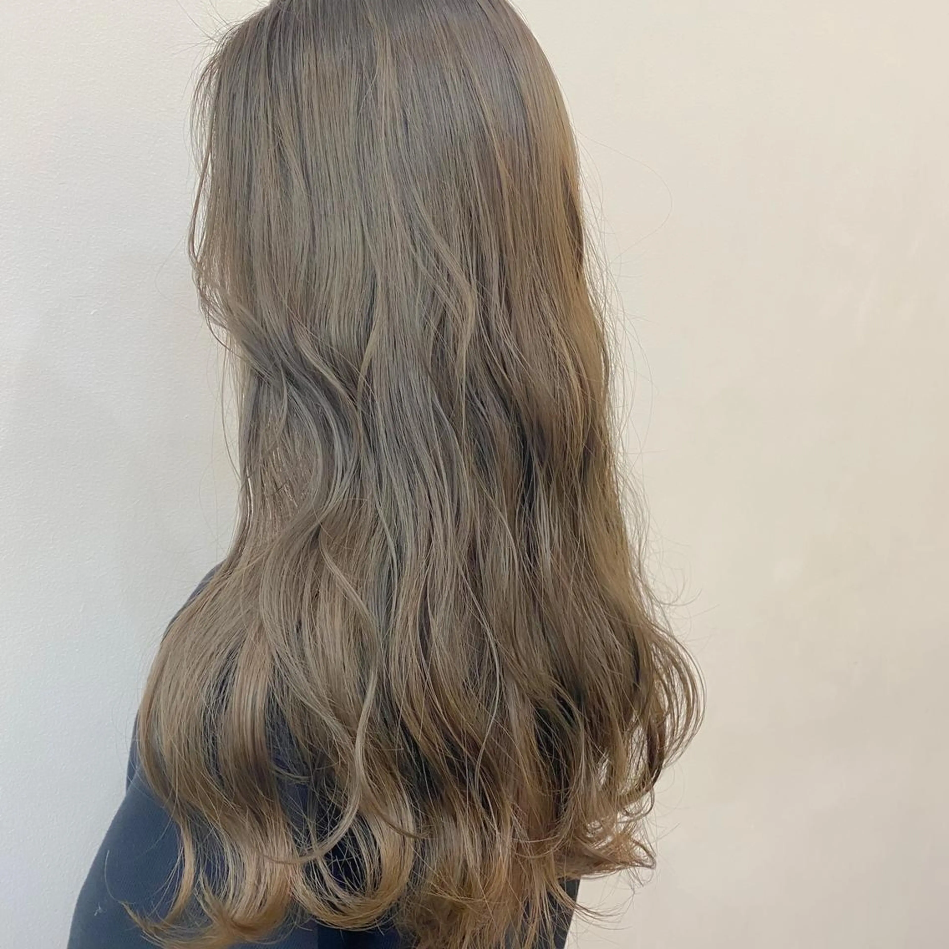 セミロング カラー ビューティービースト 新宿のヘアスタイル