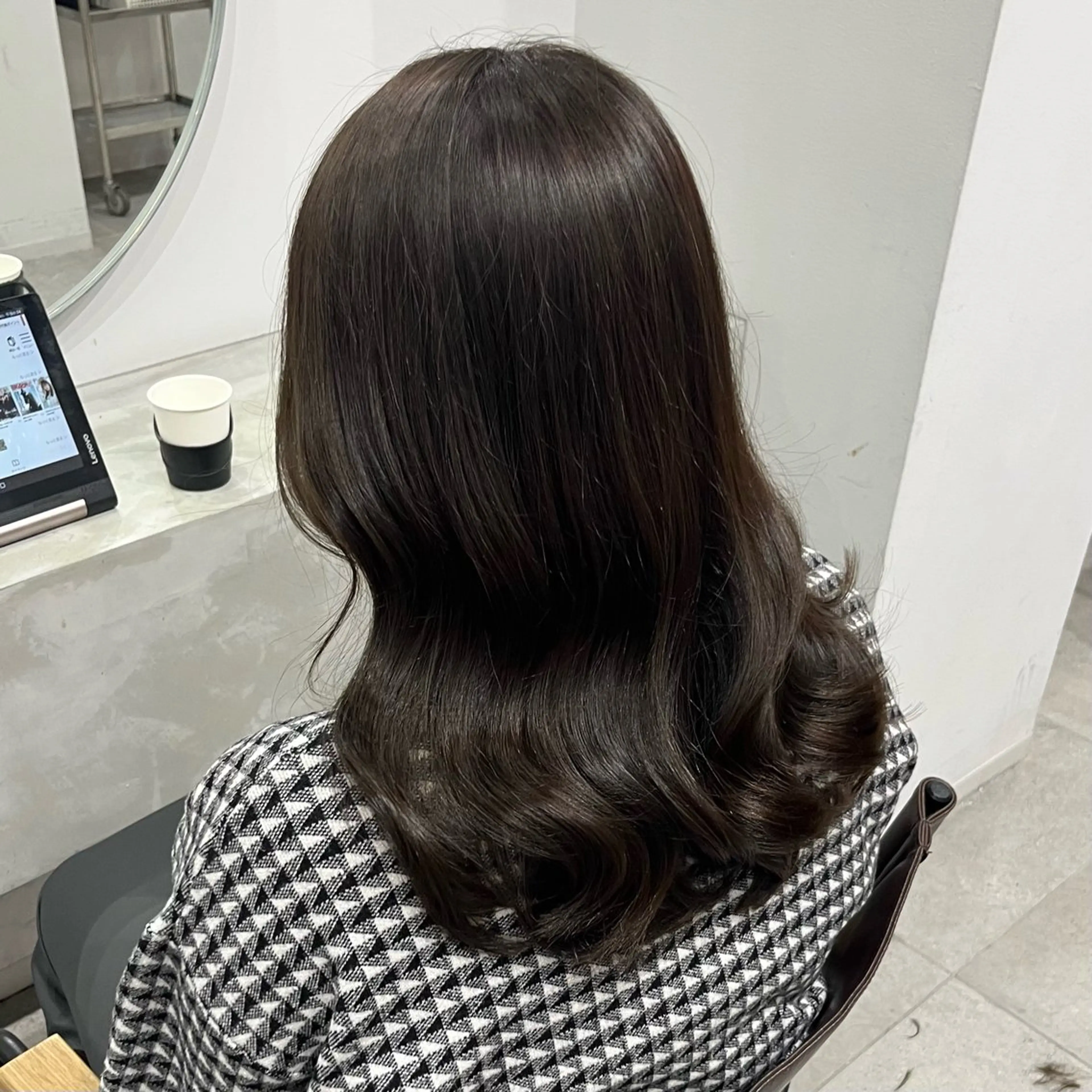 セミロング カラー ベージュカラー オリーブベージュ カット ヘアカラー emma所属・RINA 韓国ヘア/半個室のヘアスタイル